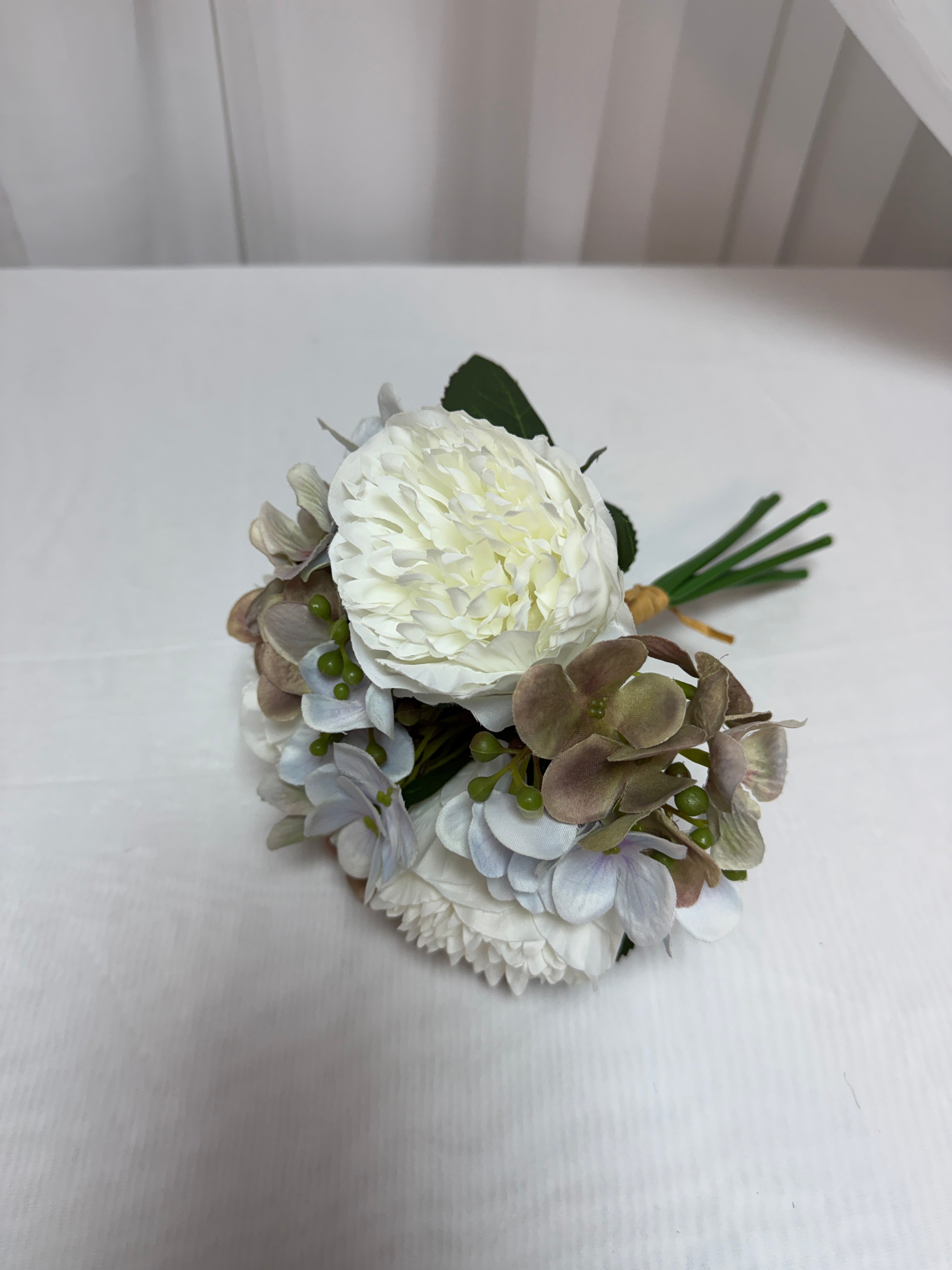 Buchet 3 Bujori Cu Hortensie Legati
