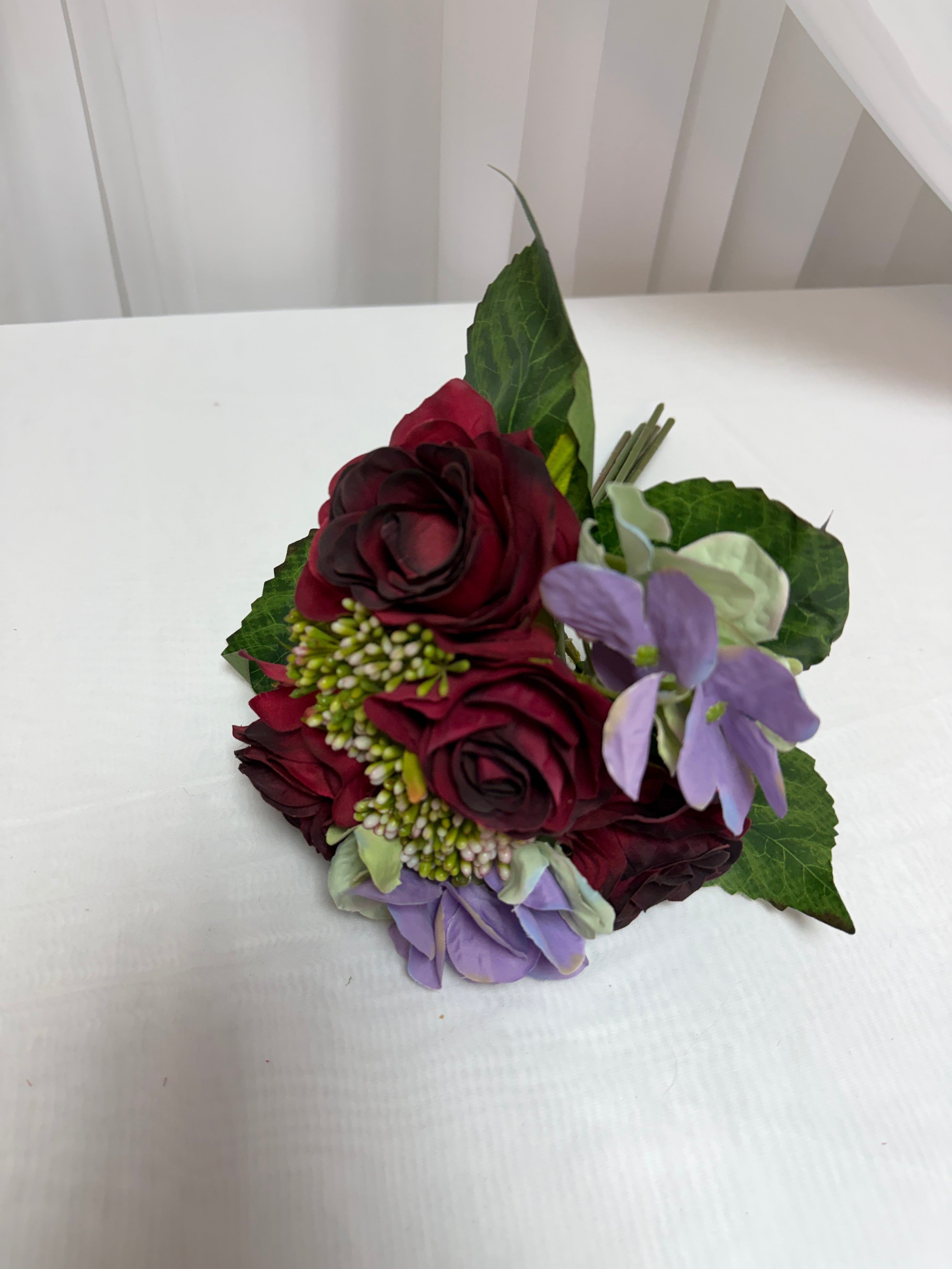 Trandafiri cu Hortensie Buchet Legat