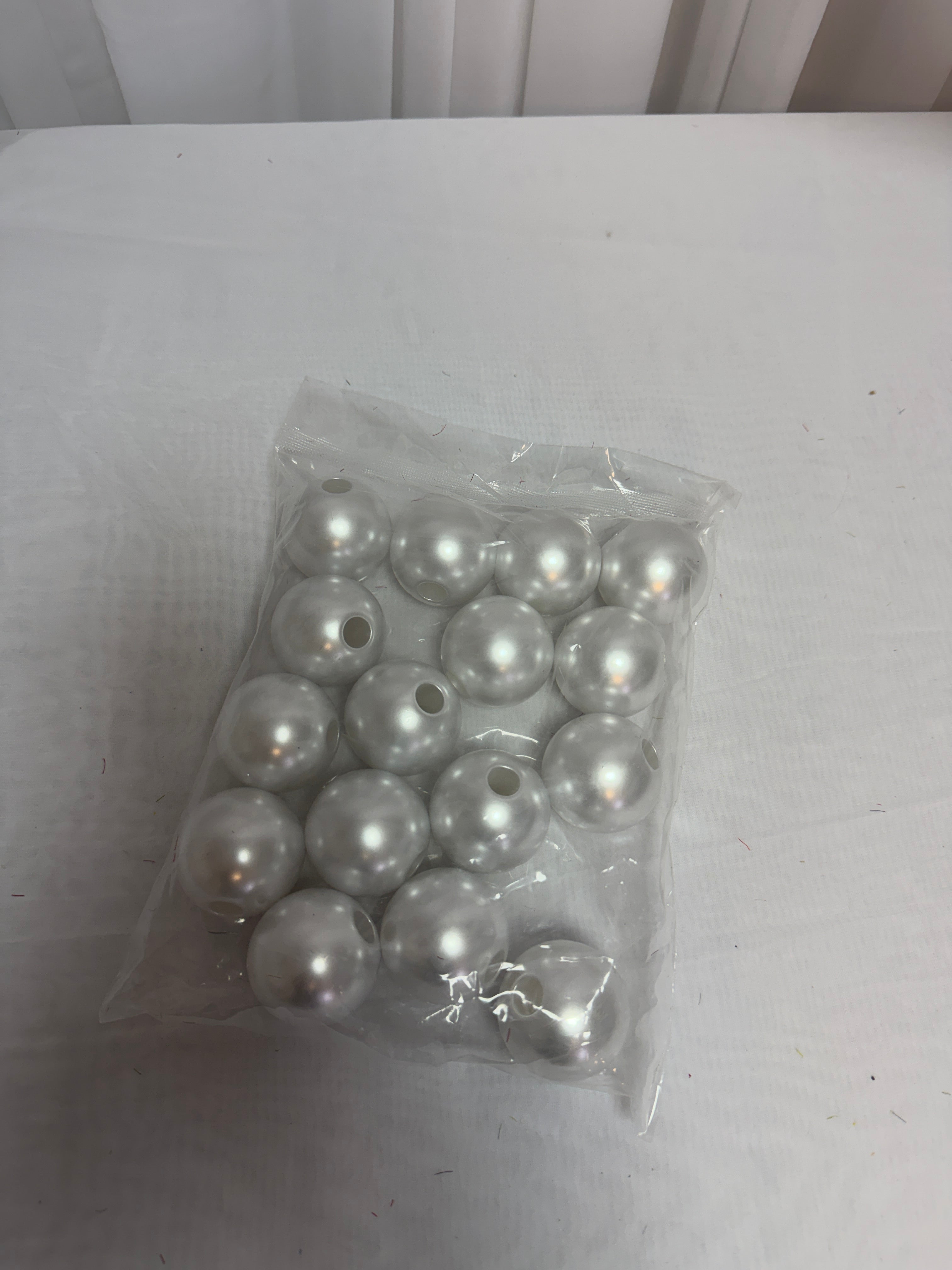Perle Plastic Gaurite Intregi 4,25cm/1000g