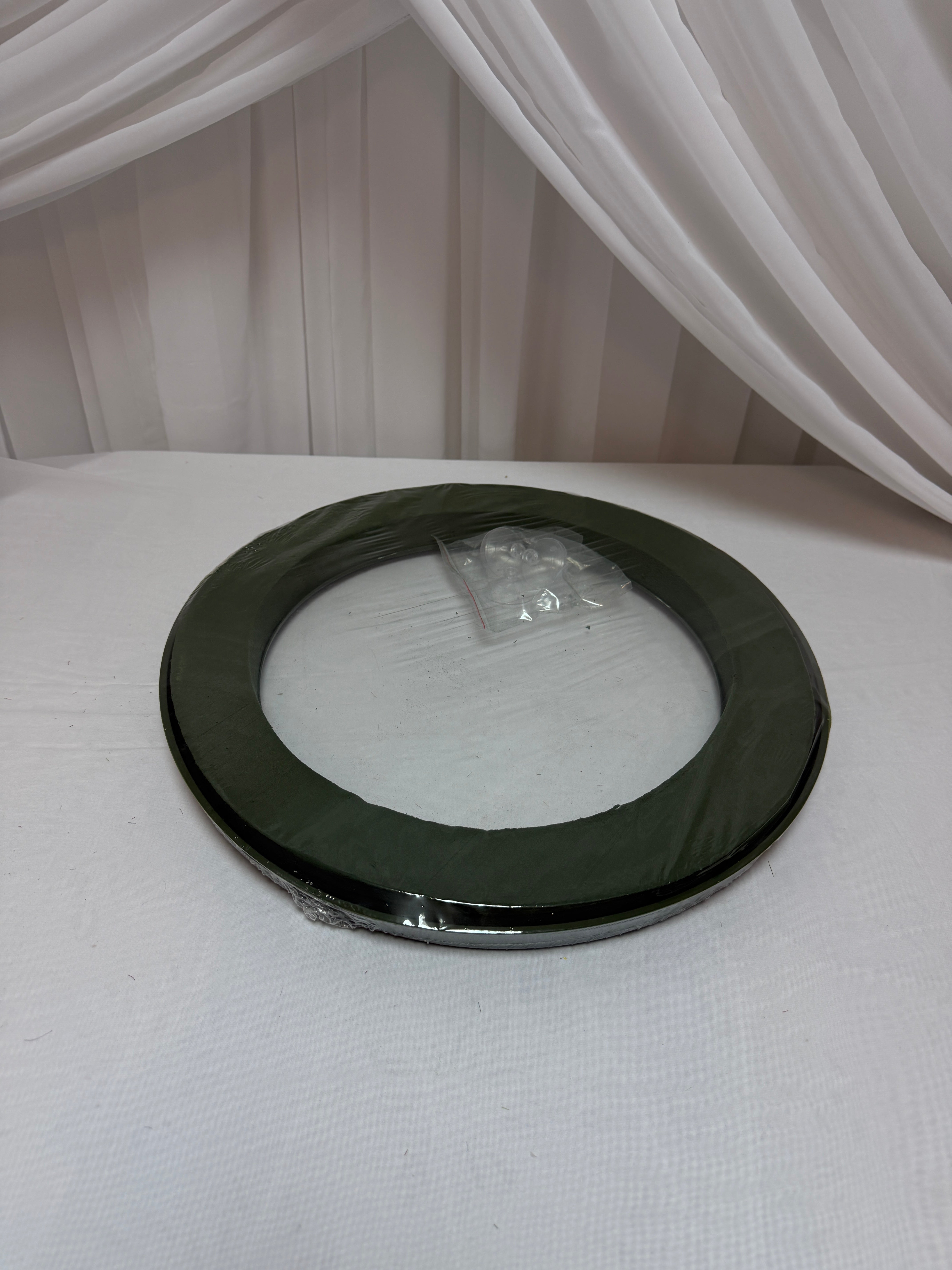 Burete Floral In Suport Plastic Cu Ventuze Cerc 41cm