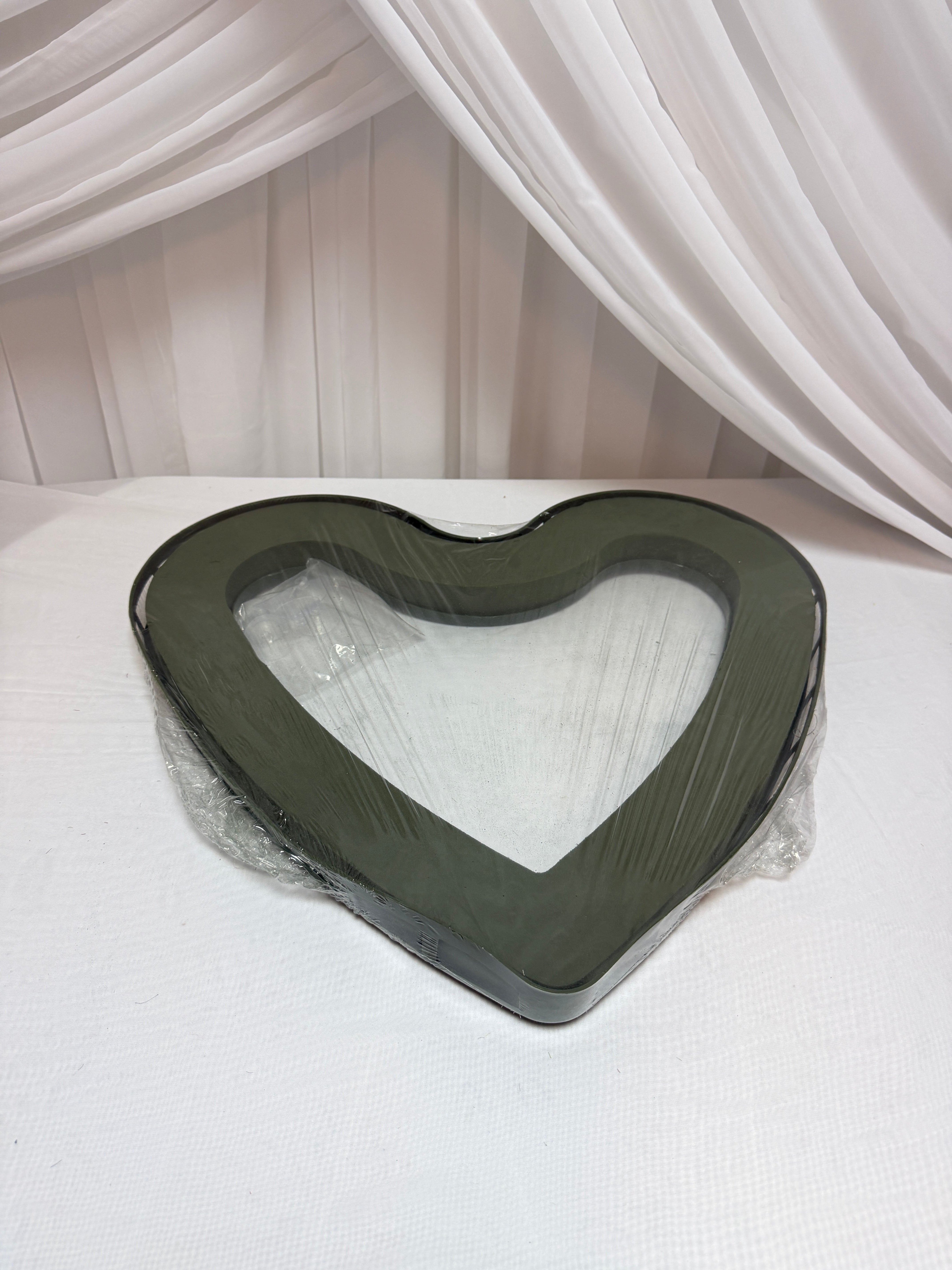 Burete Floral In Suport Plastic Cu Ventuze Inima 55cm