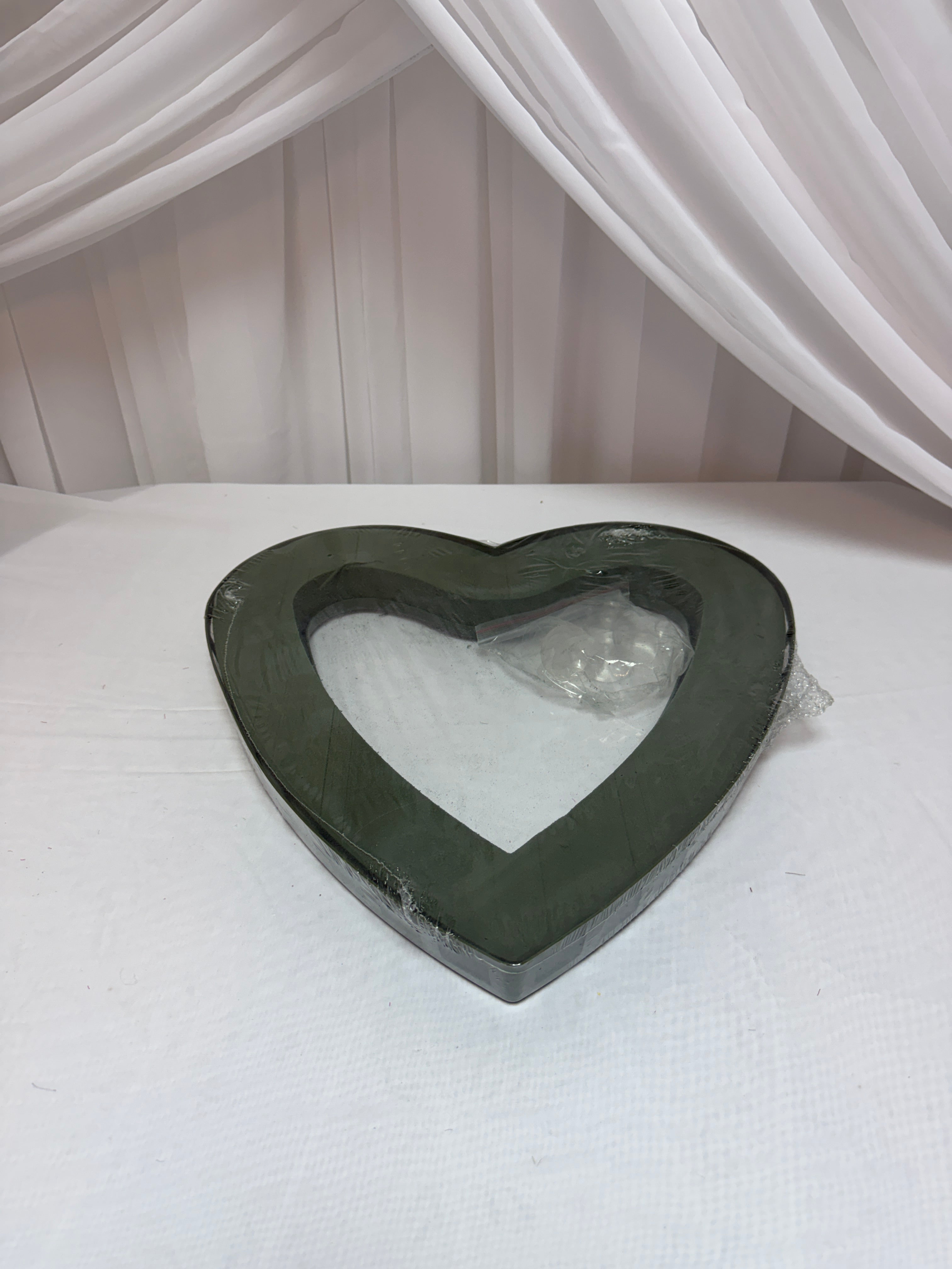 Burete Floral In Suport Plastic Cu Ventuze Inima 40cm
