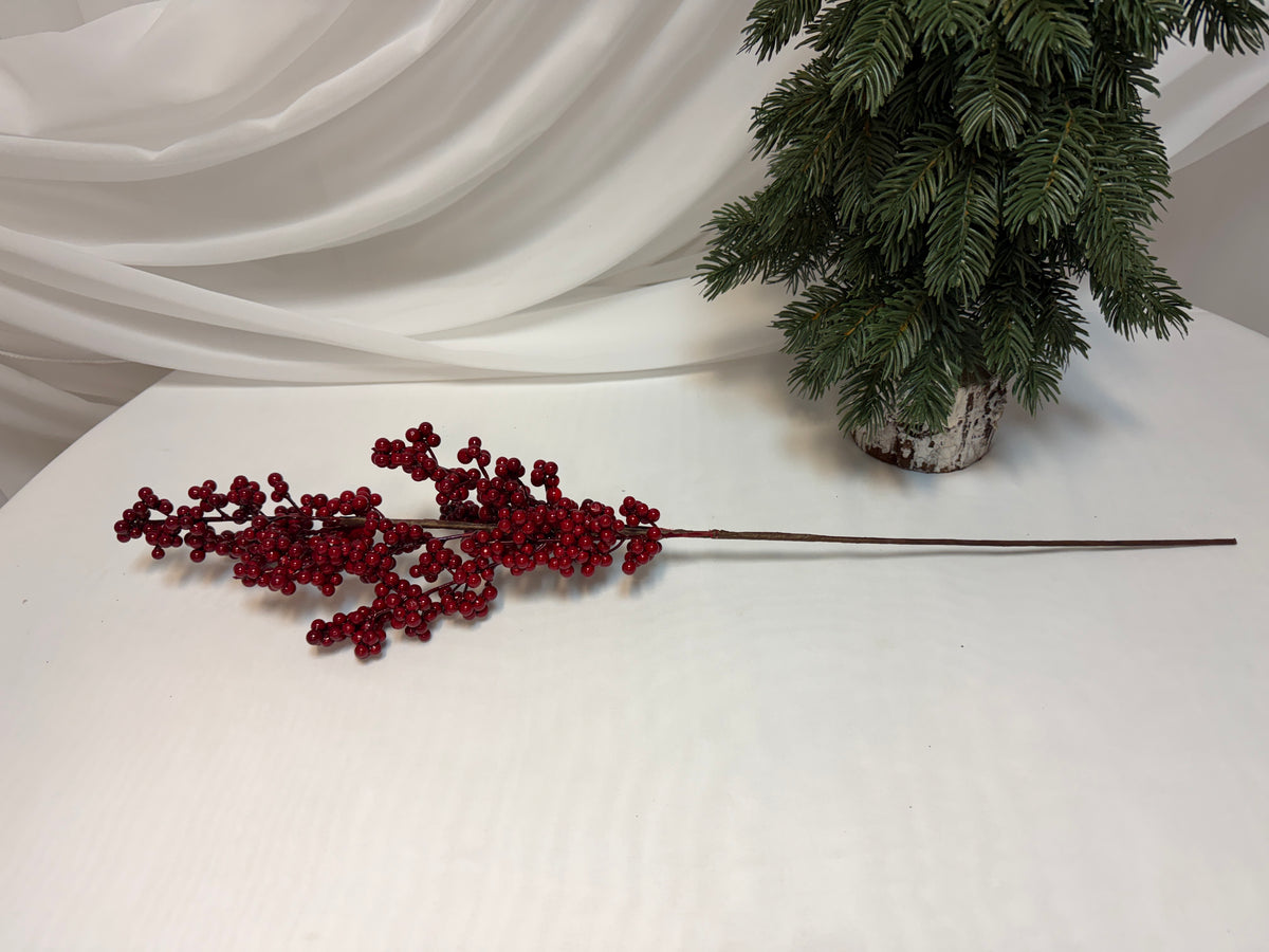Creangă Decorativă cu Scorușe Mici Roșii, 66 cm – Decorațiuni Crăciun