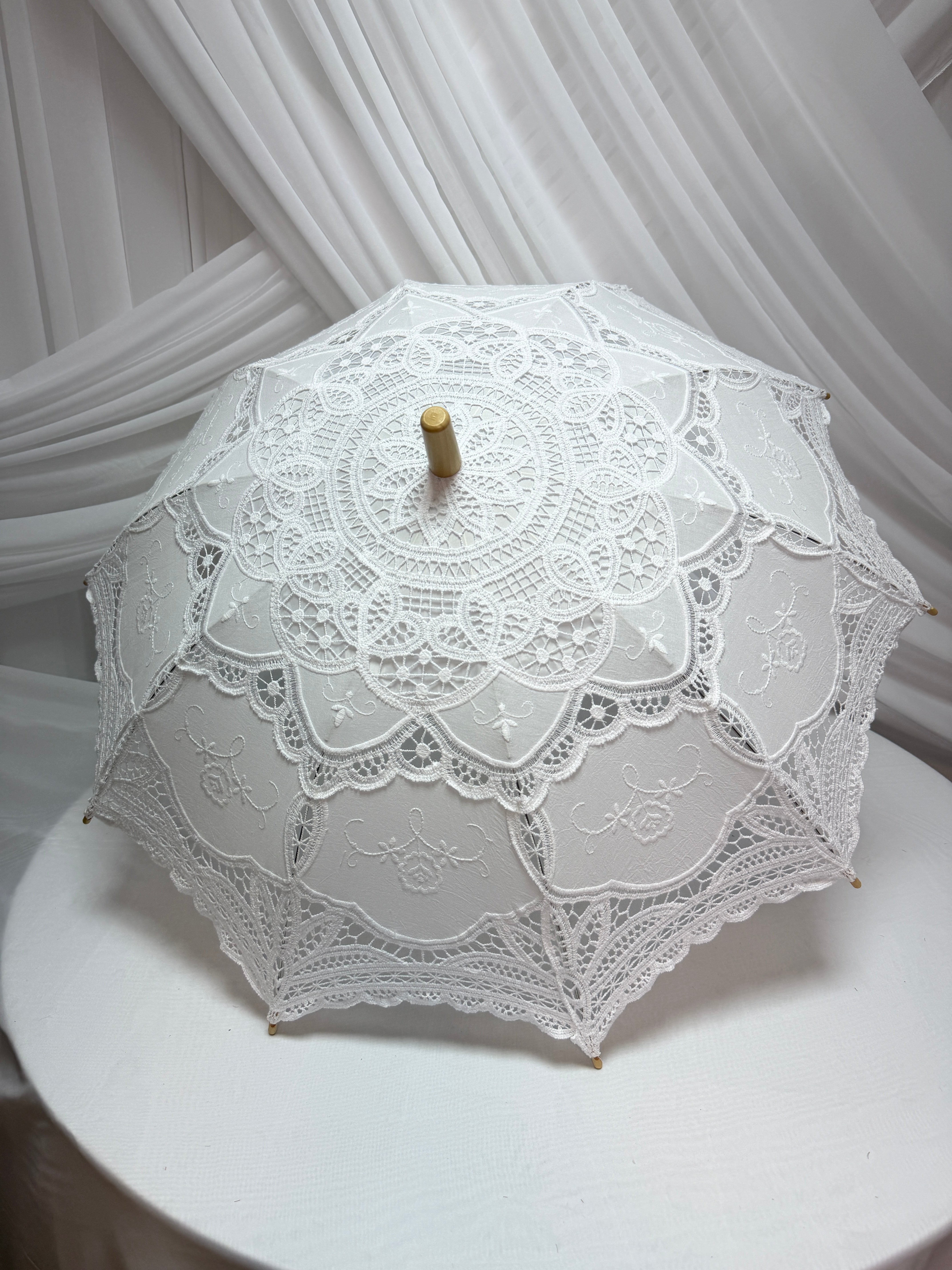 Umbrela Textil Brodat Pentru Mirese Alb 72cm