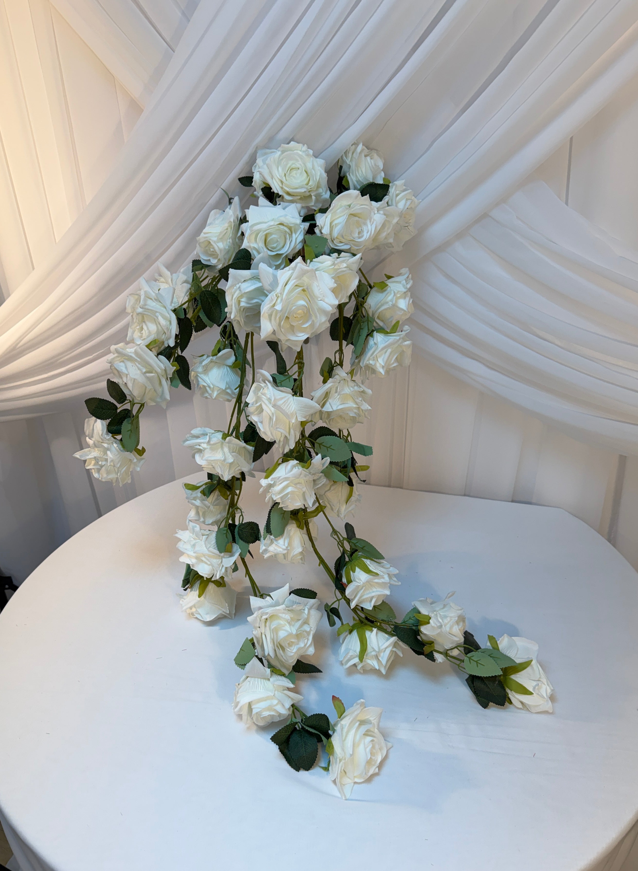 Buchet Tradafir Curgator Cu 34 flori- 127cm