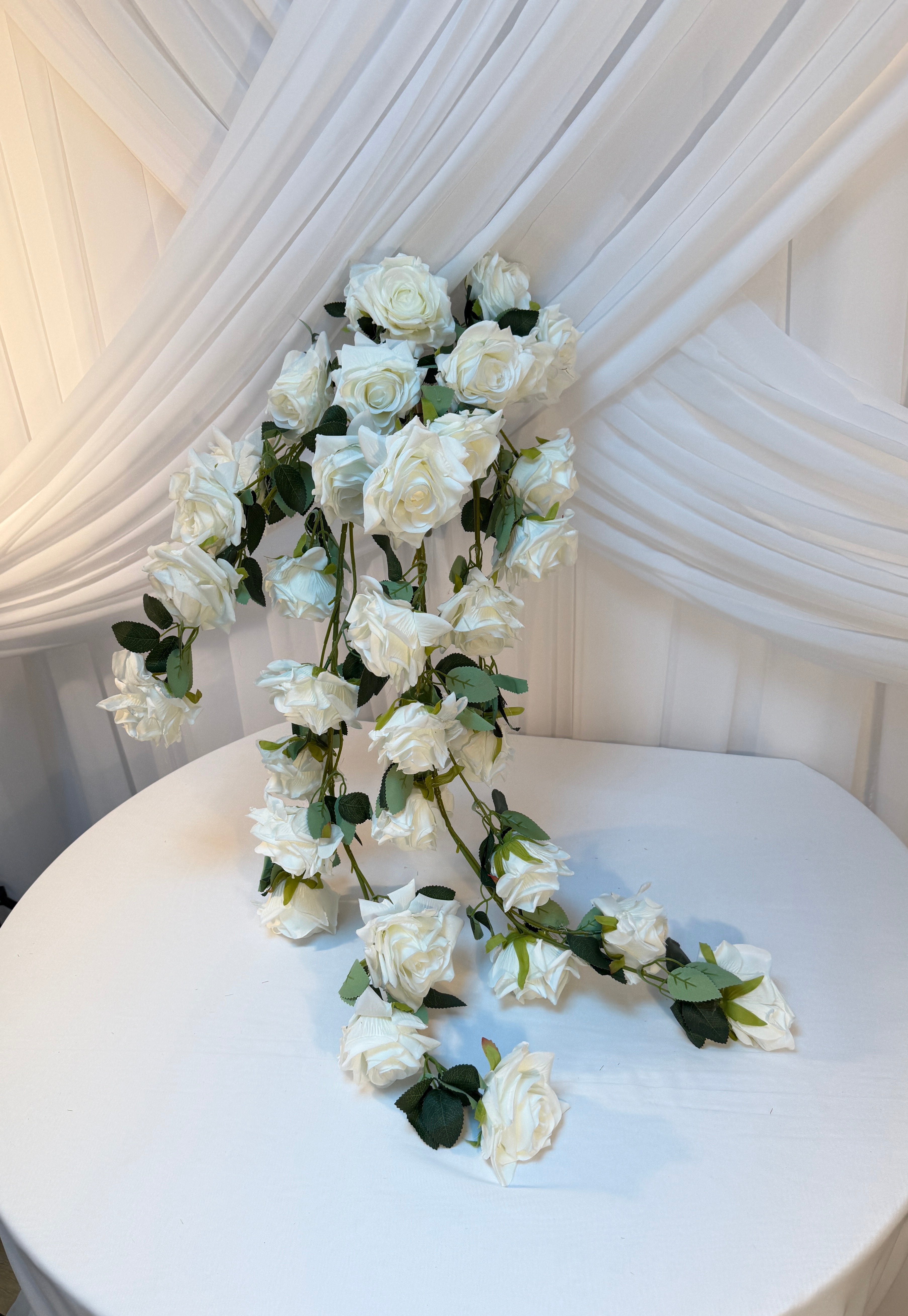 Buchet Tradafir Curgator Cu 34 flori- 127cm