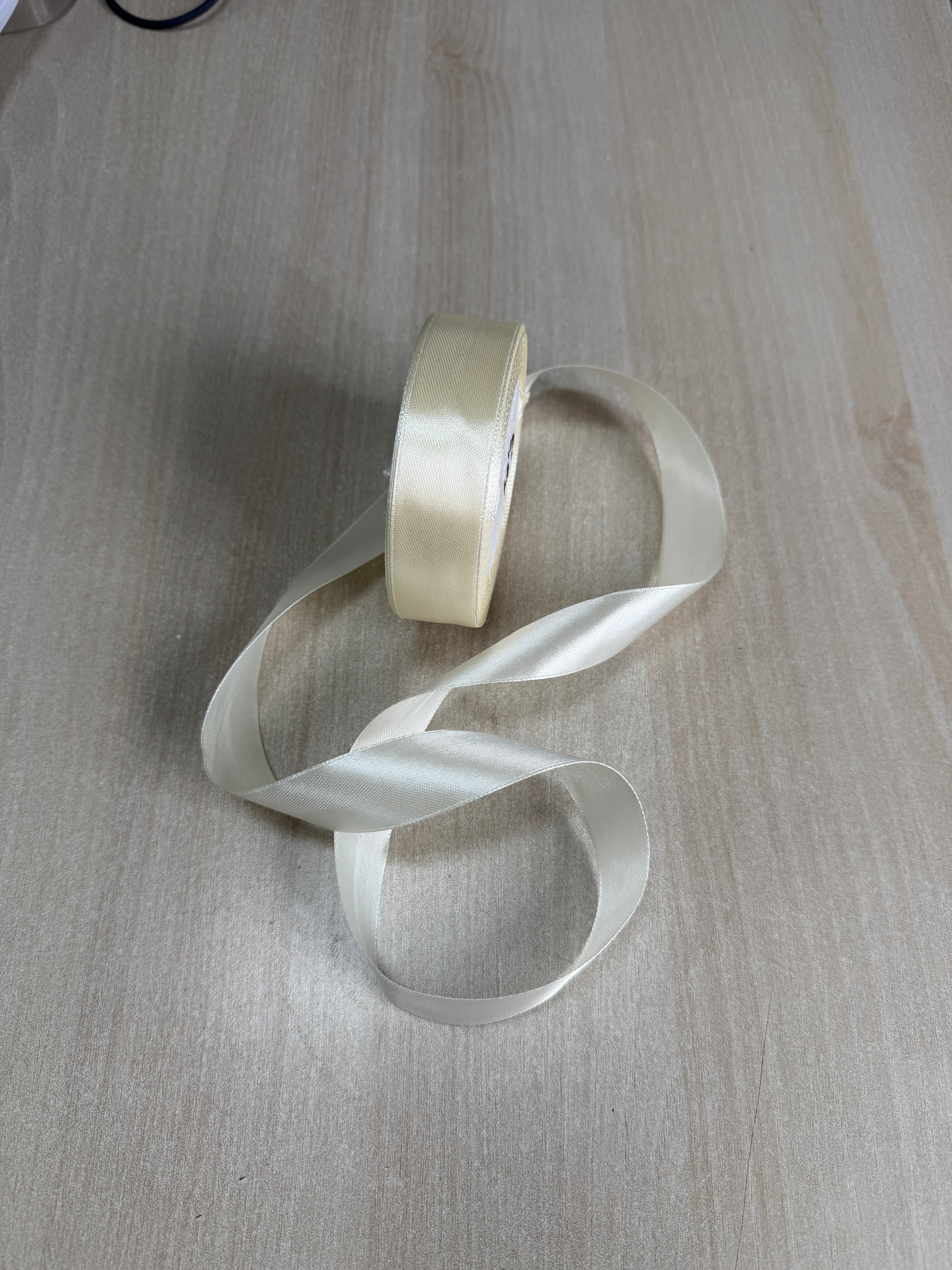 Panglica Satin Ivory 050 0.6-5cm