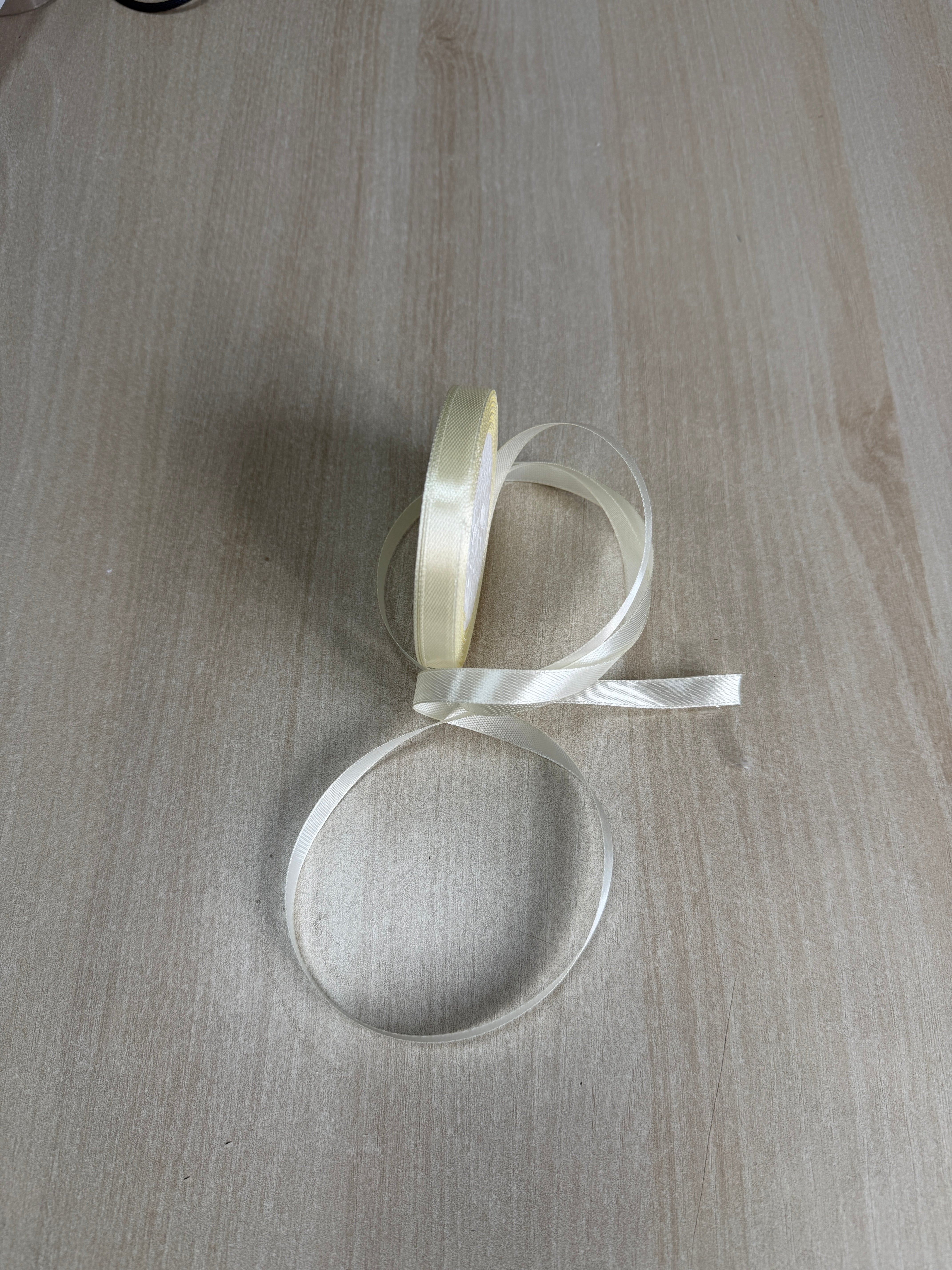 Panglica Satin Ivory 050 0.6-5cm