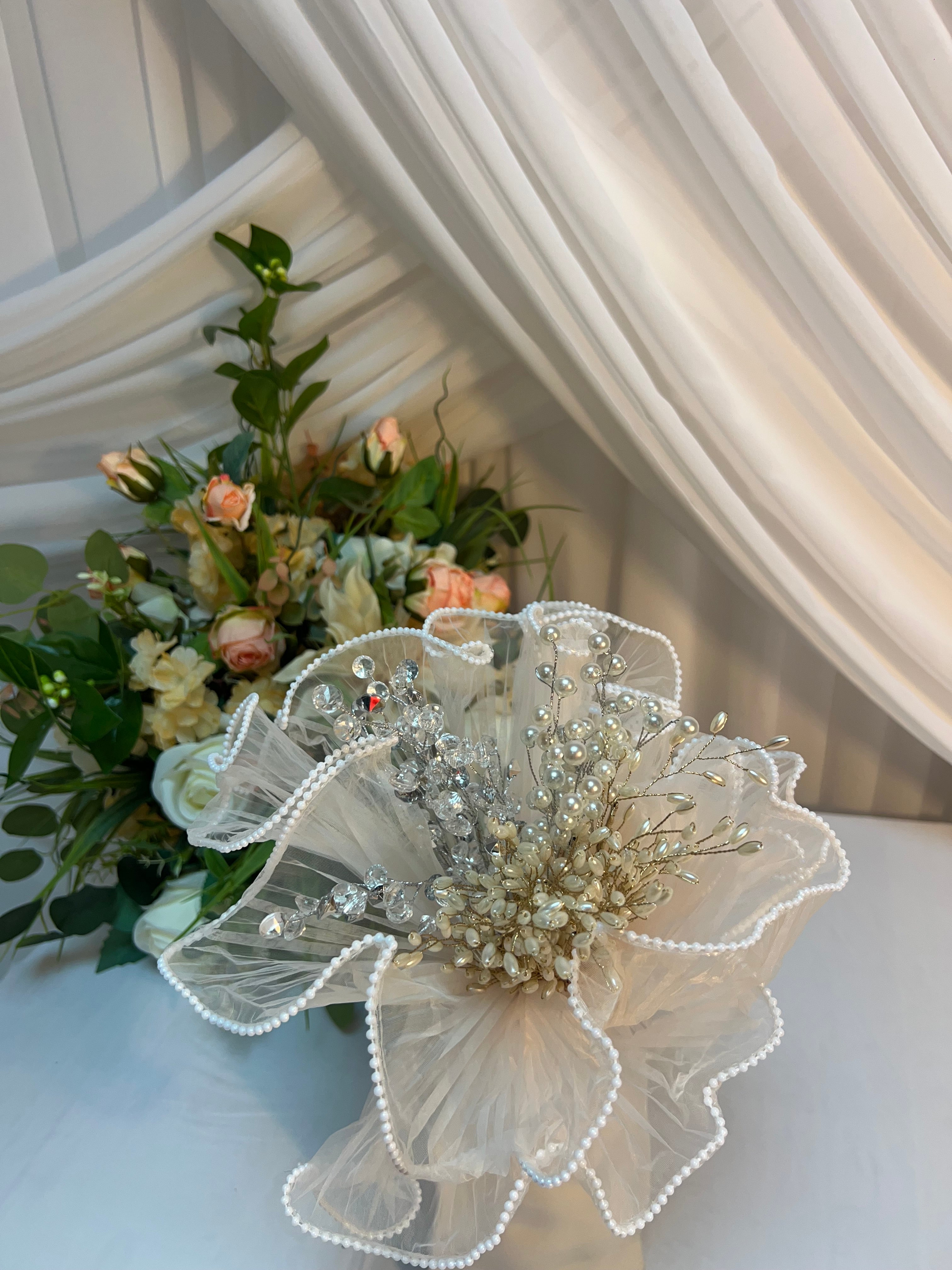 Ambalaj Flori Organza Incretita Cu Perle 28 cm- 4,5 yarzi