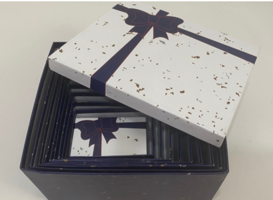 Cutie Carton 10/set cu Capac Alb si Funda Imprimata Neagra