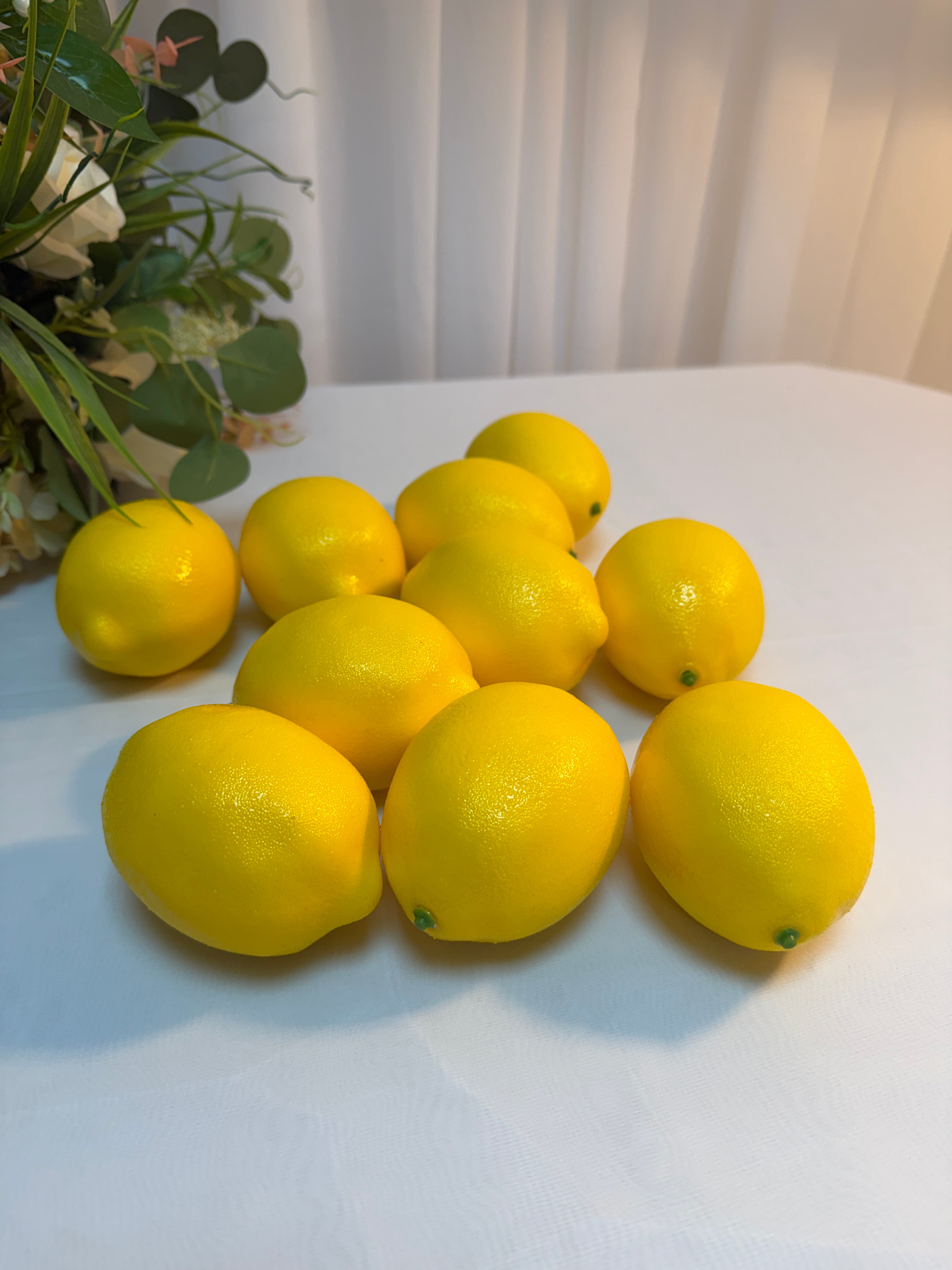 Lămâi decorative din plastic galben – dimensiune 9,5 × 6,5 cm 10/set