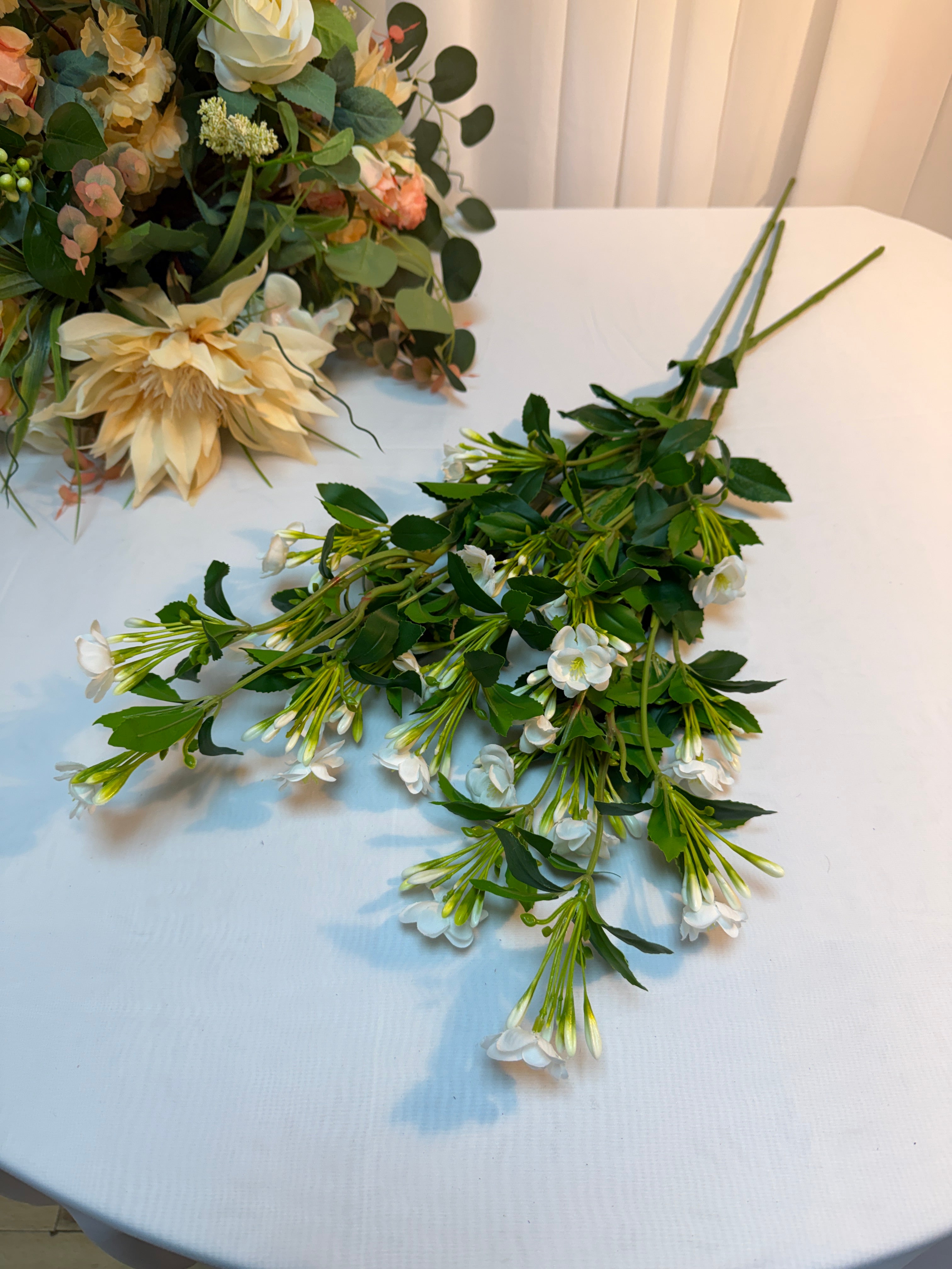 Creanga cu Flori Exotice si Boboci 80CM