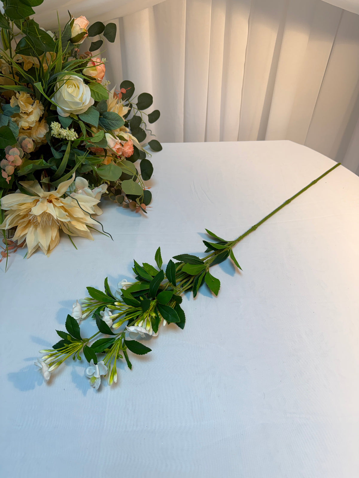 Creanga cu Flori Exotice si Boboci 80CM
