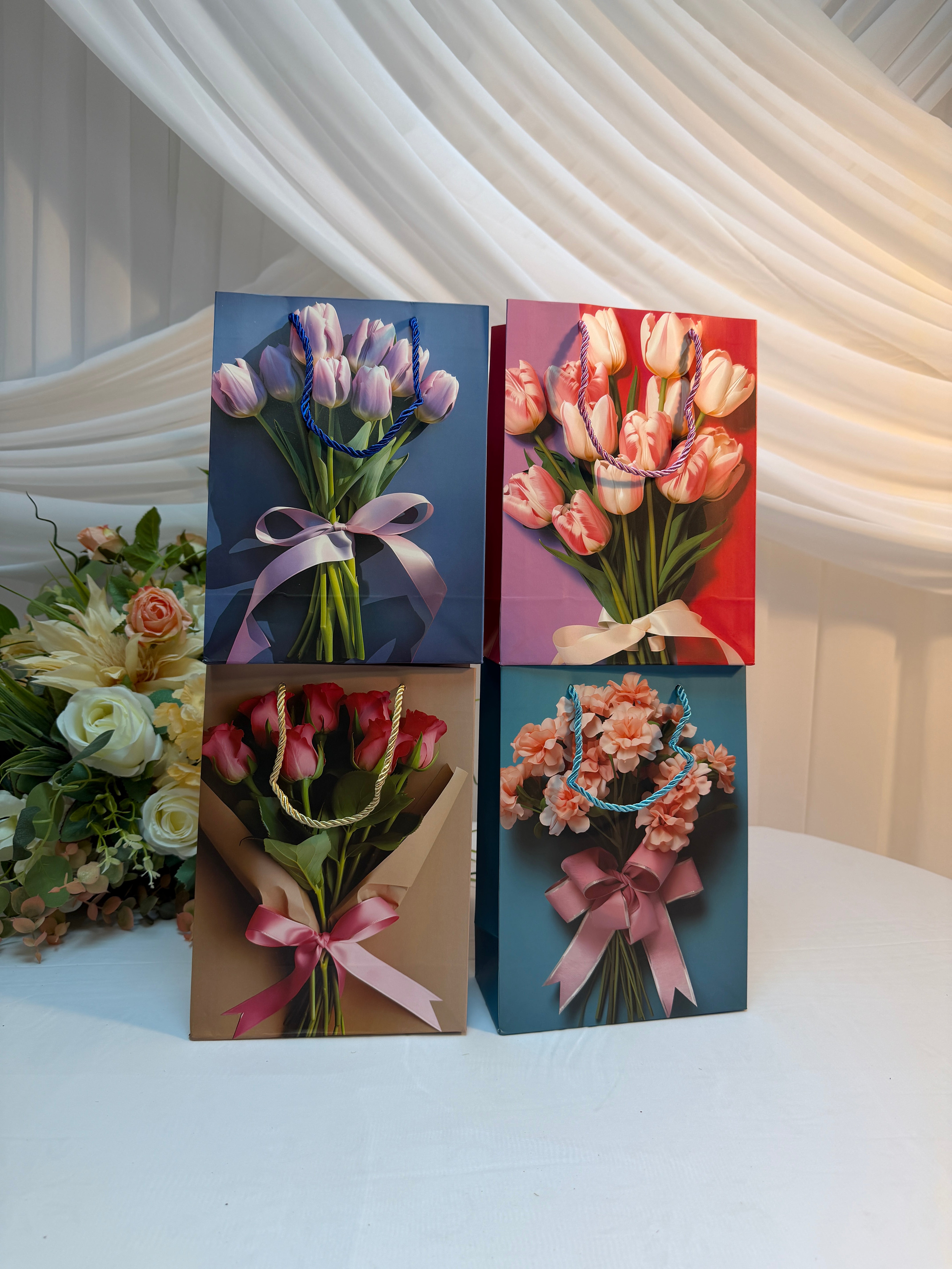 Pungi cadou Buchet Lalele si Trandafiri 12/set