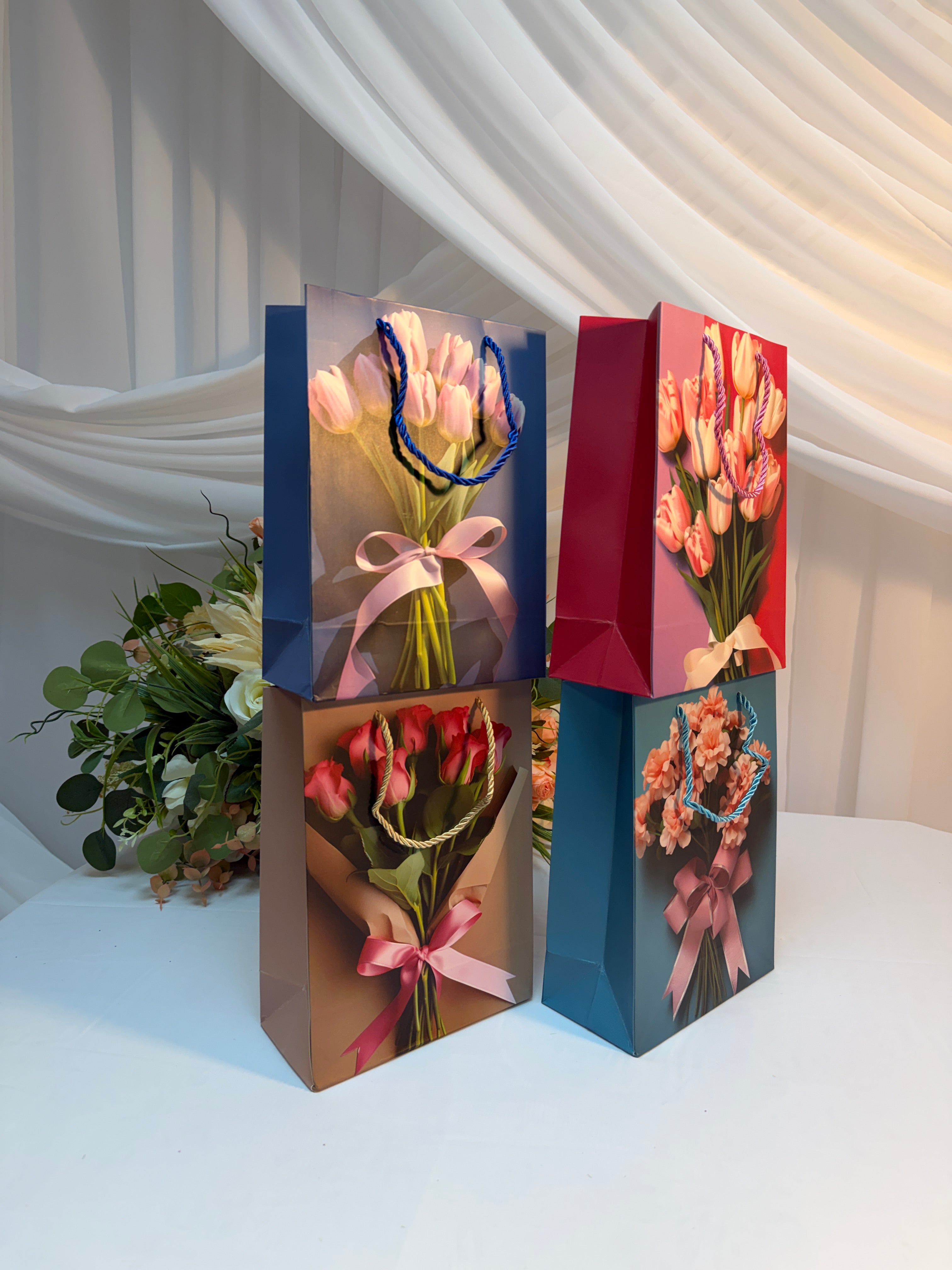 Pungi cadou Buchet Lalele si Trandafiri 12/set