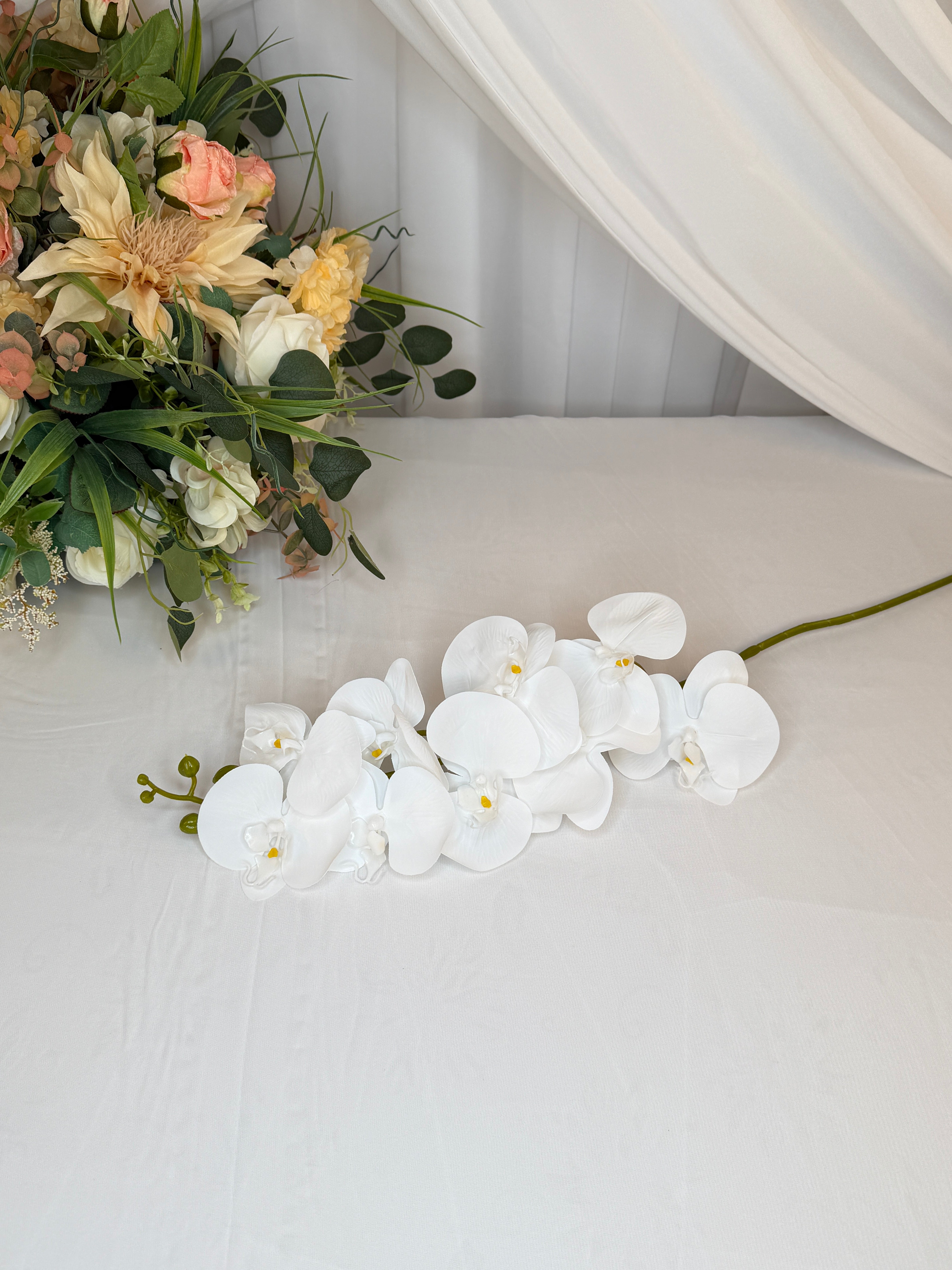 Orhidee artificiala 9 flori 53 Alb