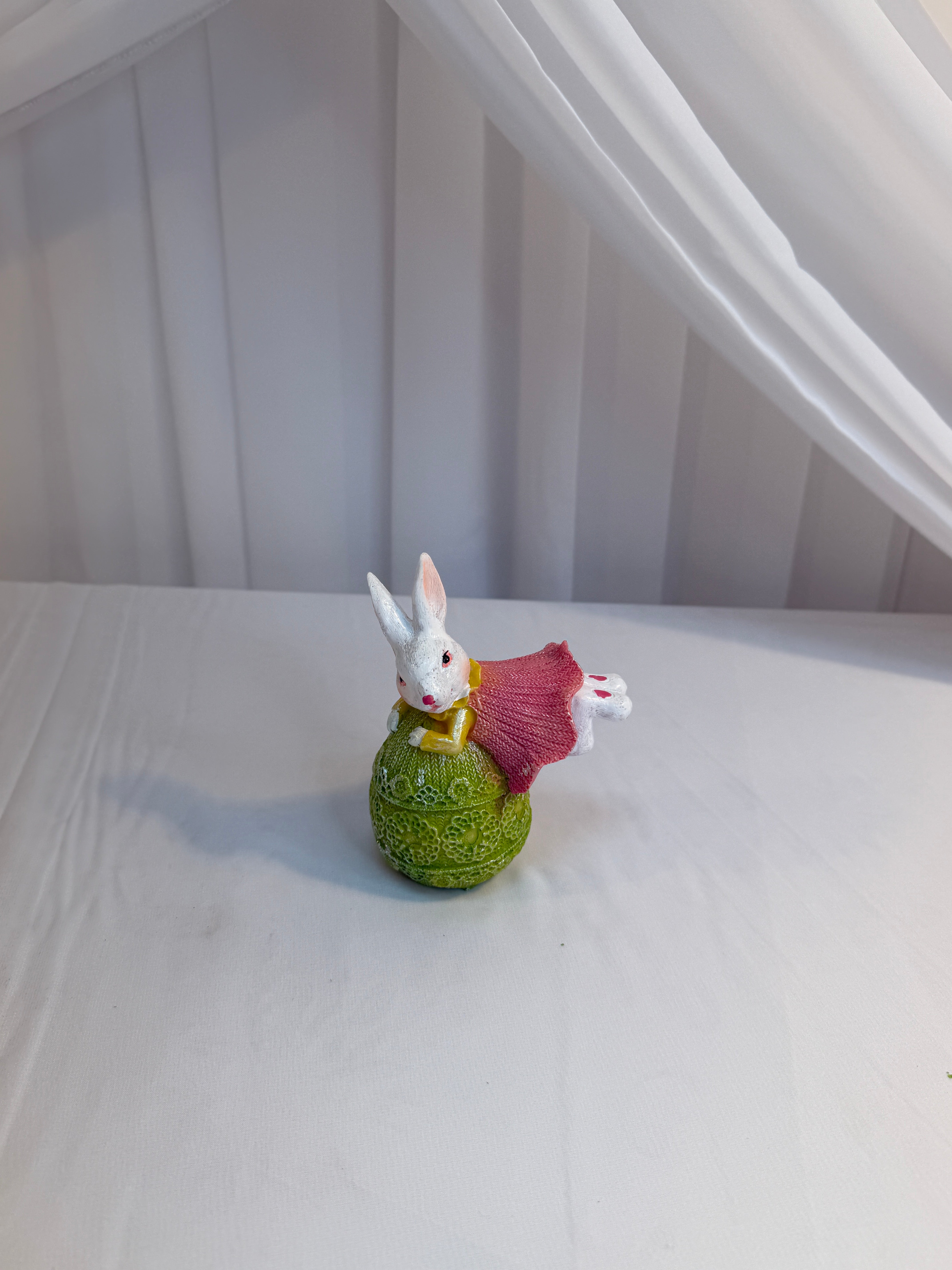 Decoratiune Paste Iepuri Pe Ou Imbracaminte Tricotat