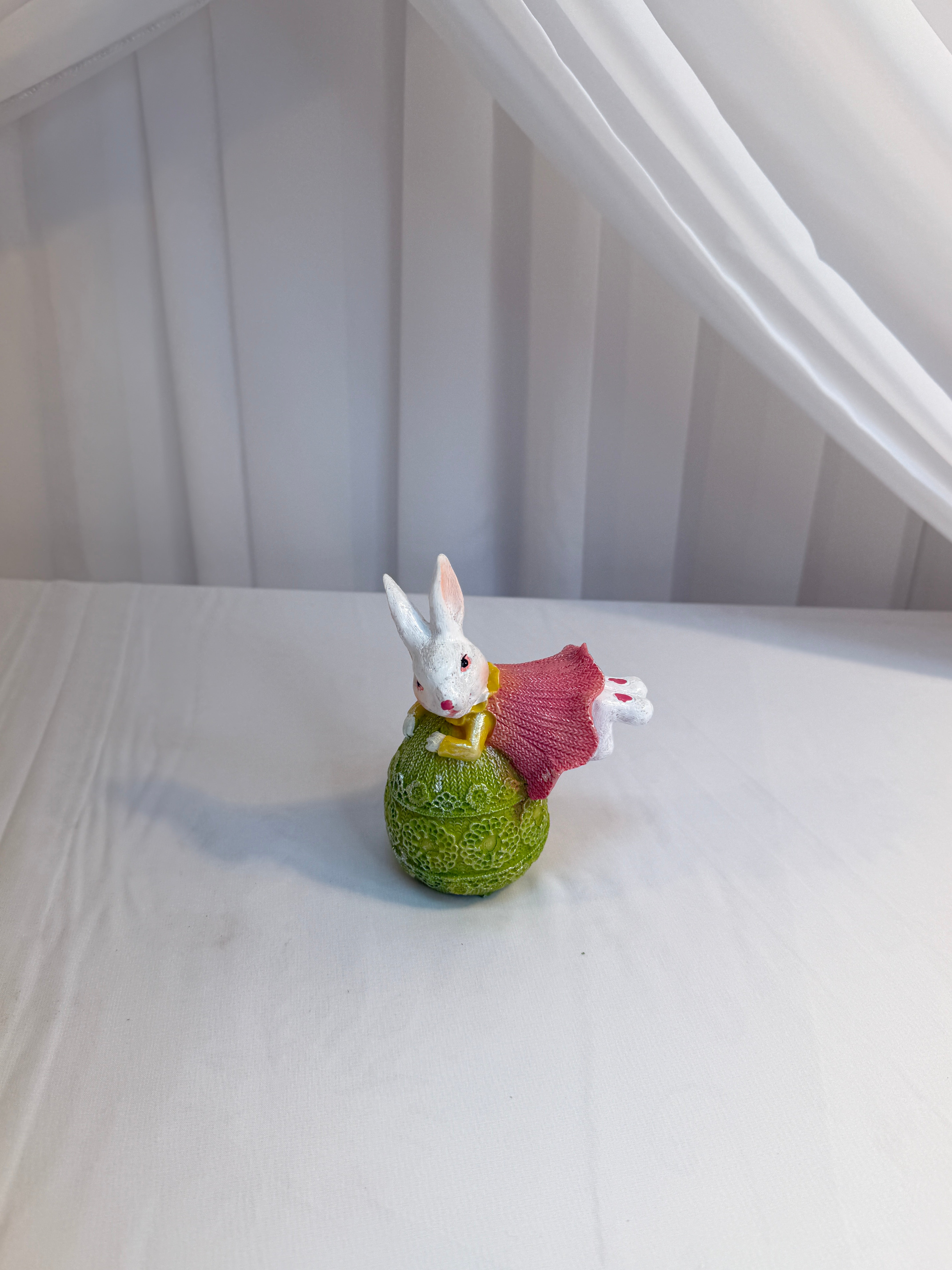 Decoratiune Paste Iepuri Pe Ou Imbracaminte Tricotat