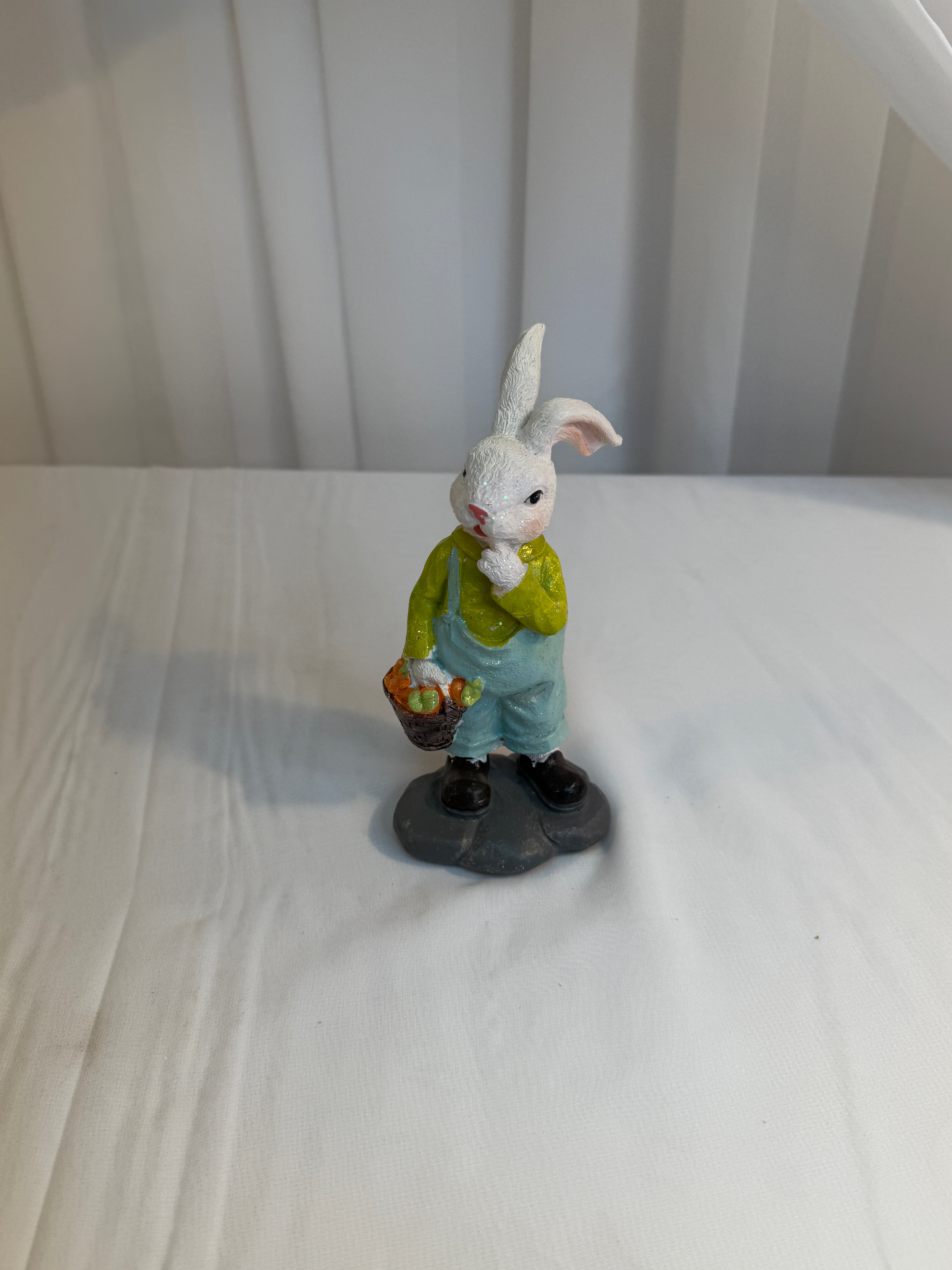 Decoratiune Paste Iepuri Cu Cos Rasina