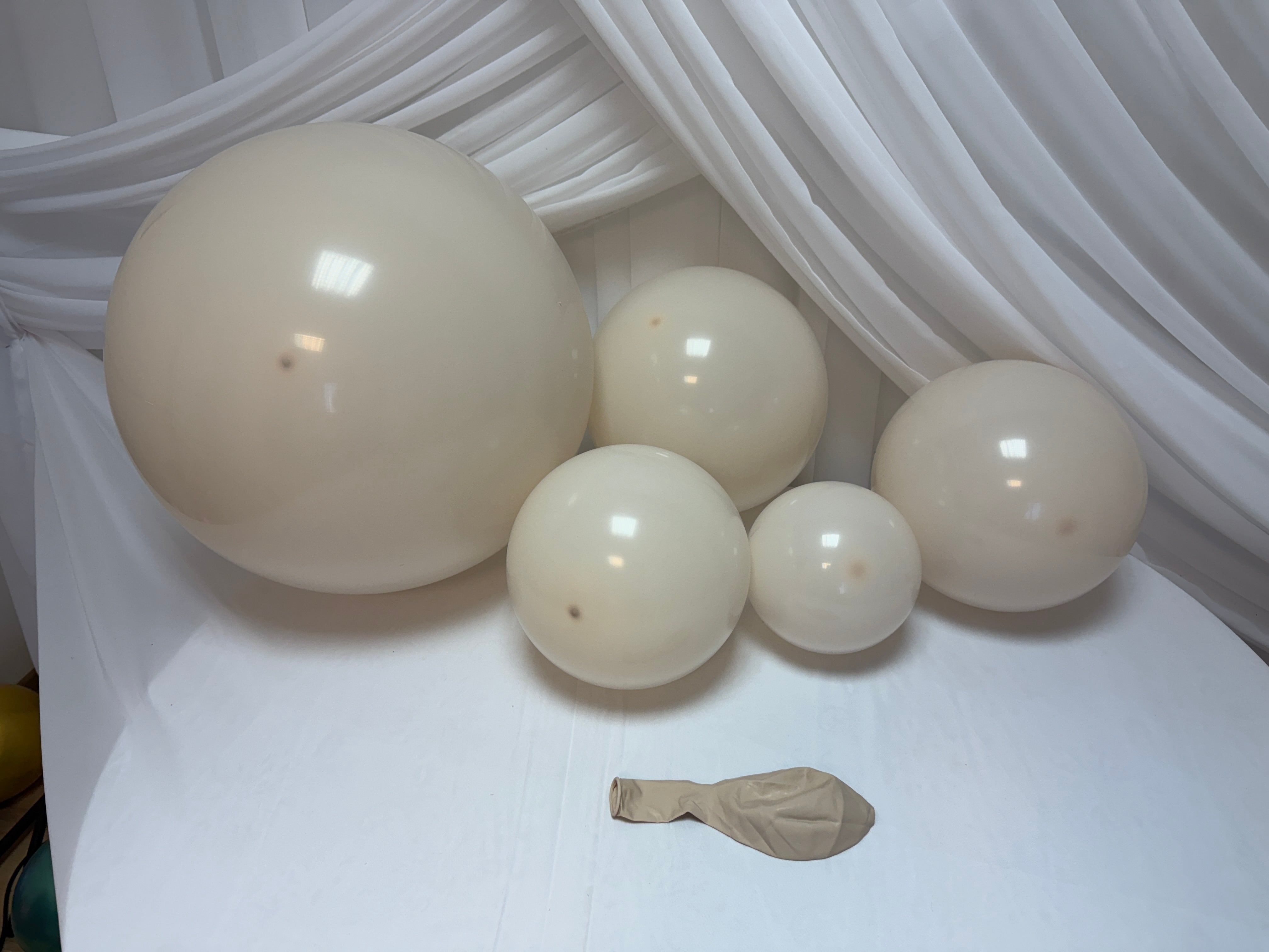 Baloane Mat TX 64 Alb Roze