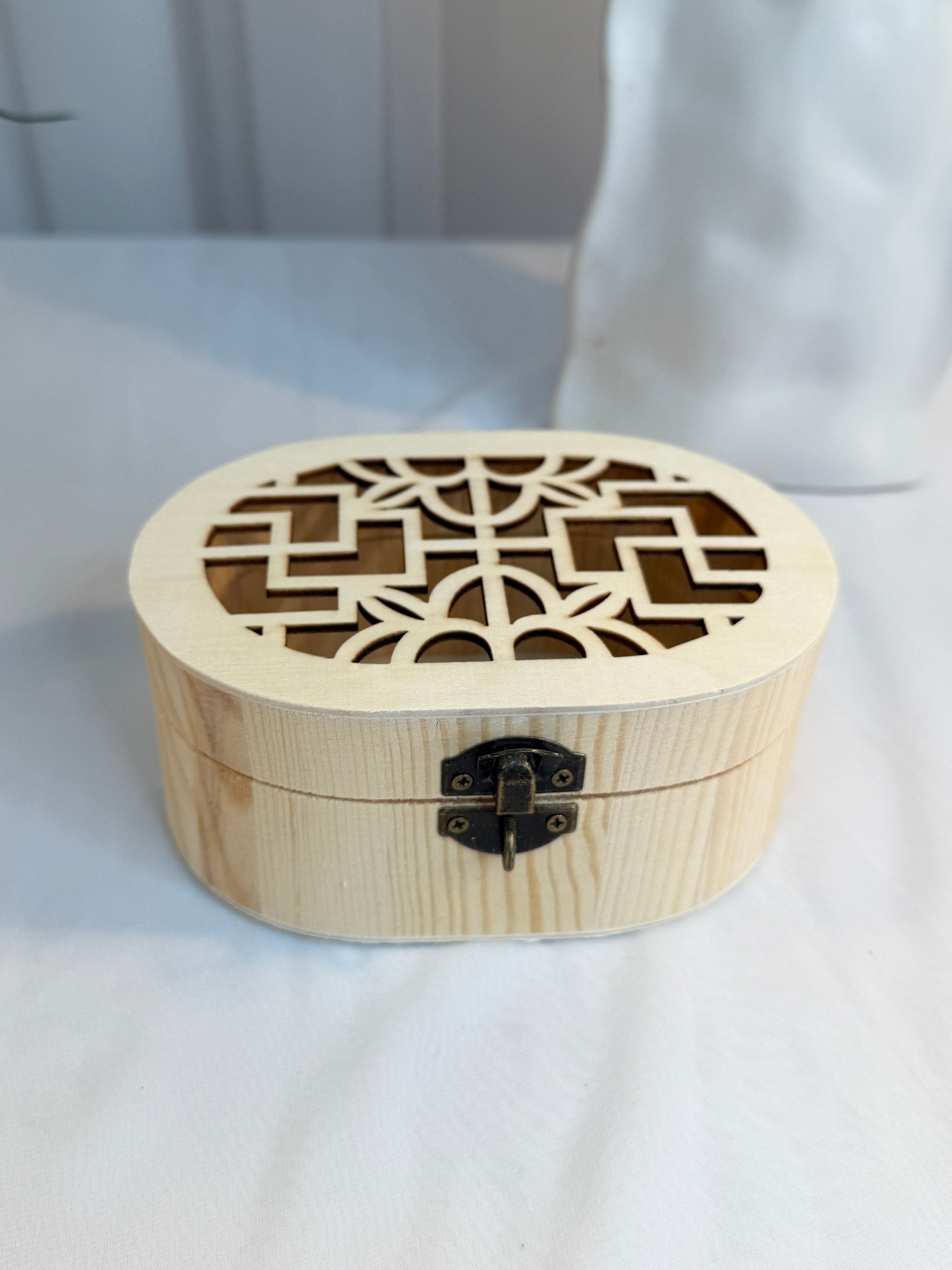 Cutie Lemn Natur Ovala Perforat Mare