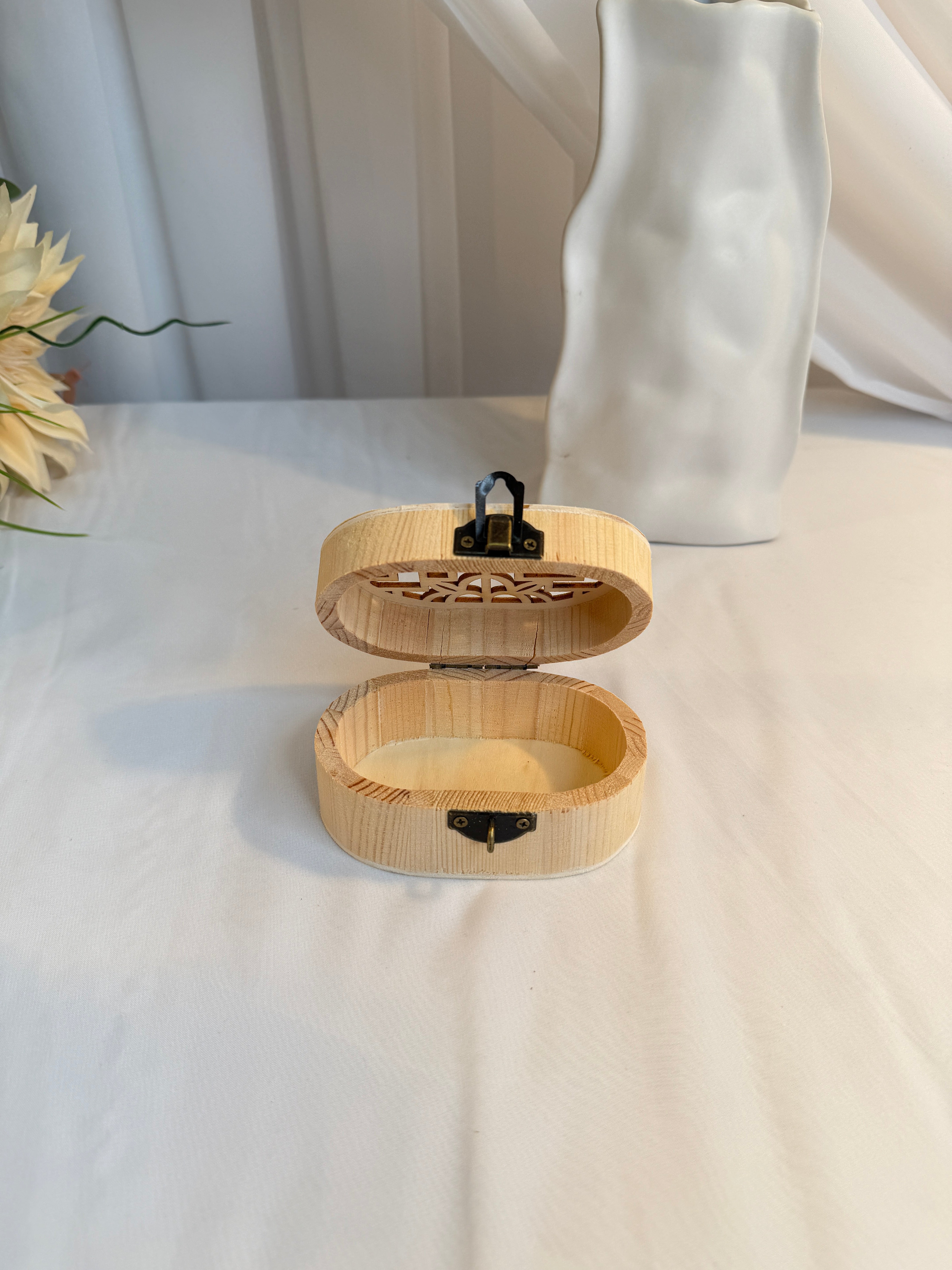 Cutie Lemn Natur Ovala Perforat Mica