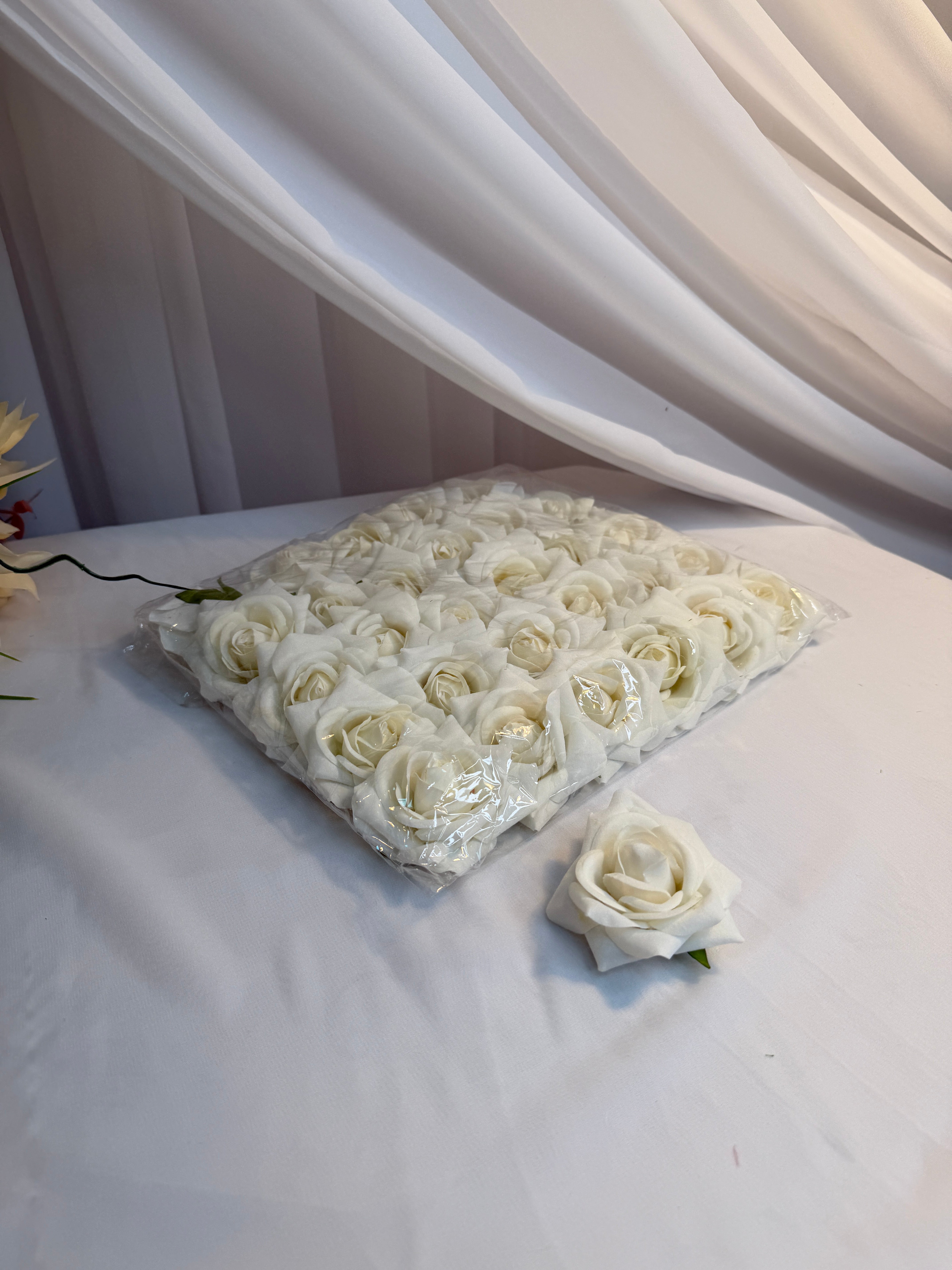 Capete Trandafiri Catifea 8cm 30/set