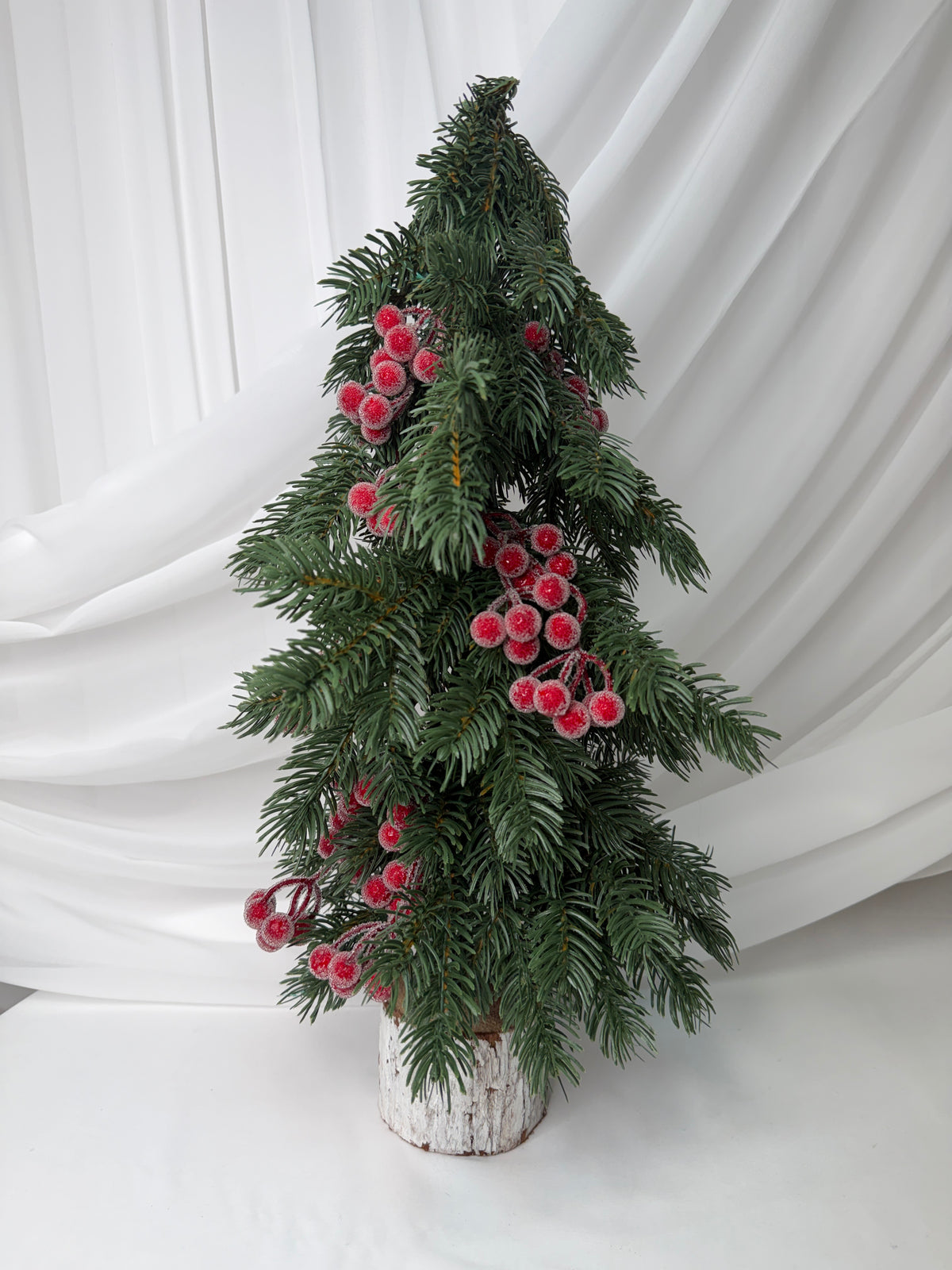 Brad Artificial Împodobit cu Scorușe Înghețate, 50 cm – Decorațiune Crăciun