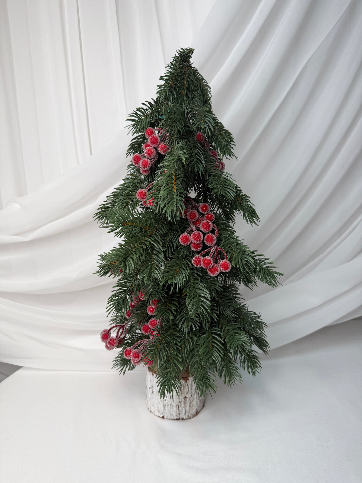Brad Artificial Împodobit cu Scorușe Înghețate, 50 cm – Decorațiune Crăciun