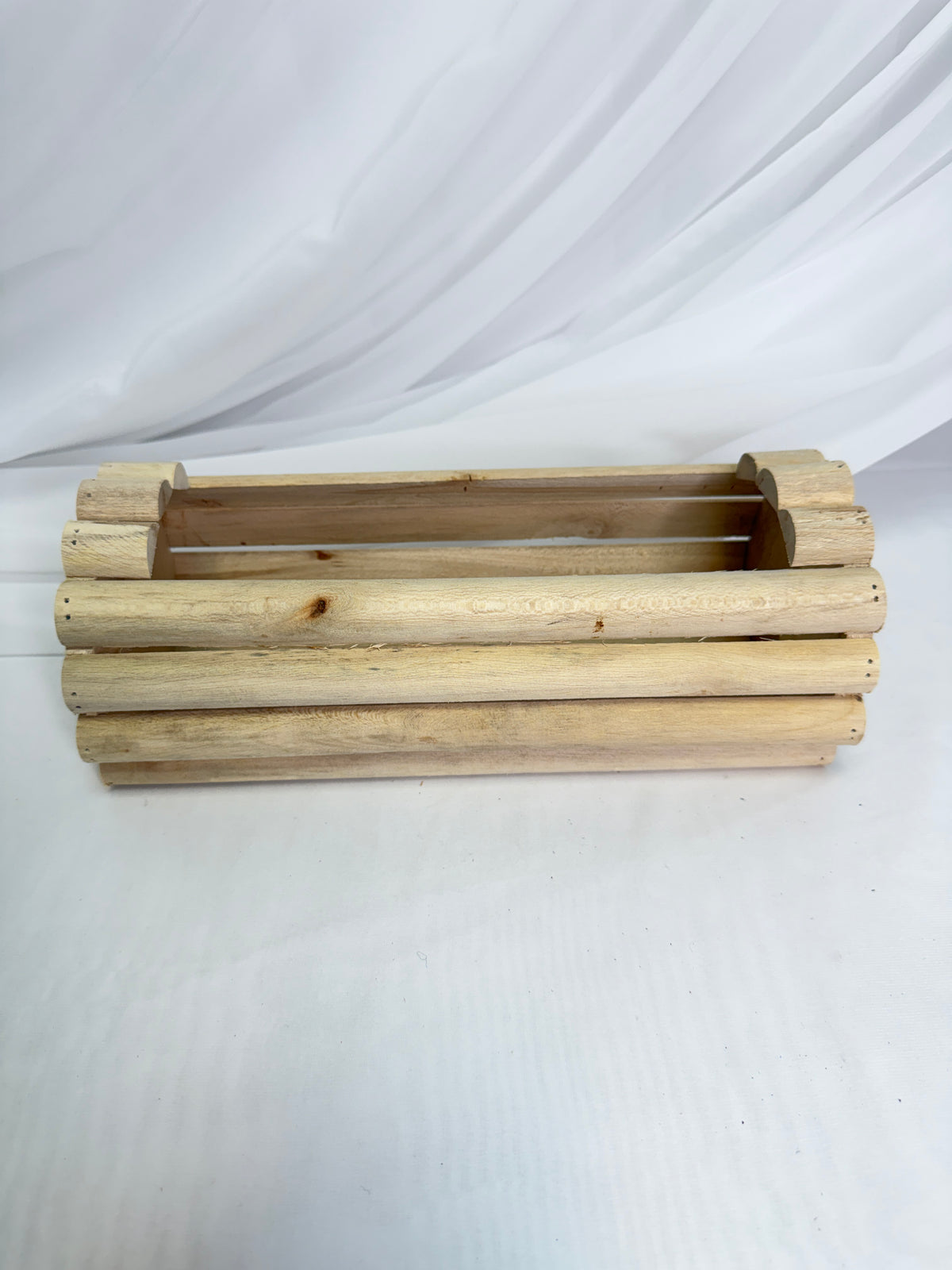 Ghiveci din Lemn Cilindric Decorativ, 29 x 13,3 x 11 cm – Alb, Gri și Natur