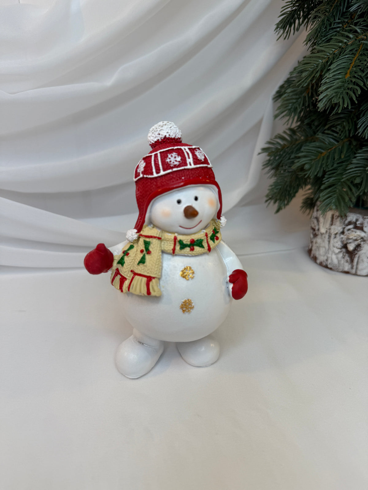 Copii Decorativi de Crăciun din Rășină, Om De Zapada cu Căciulă Roșie, 17 cm