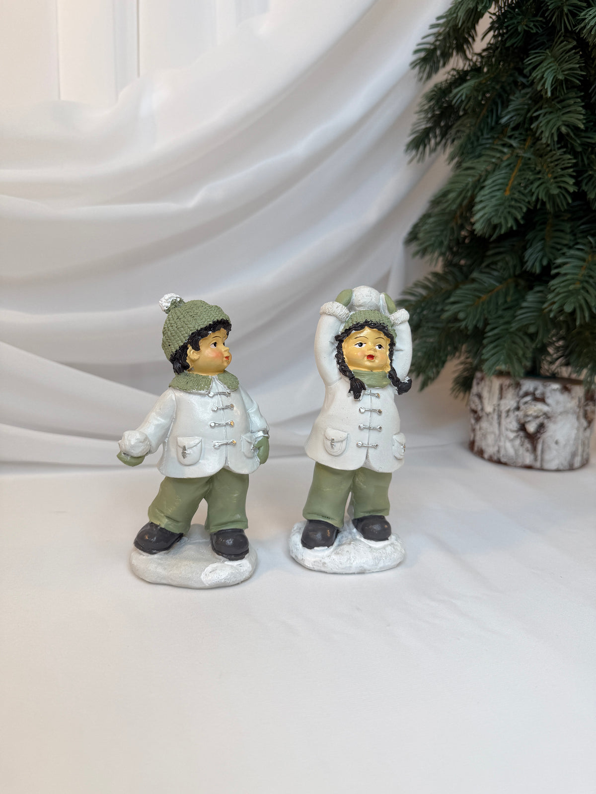 Copii Decorativi de Crăciun din Rășină, Alb-Verde, 12,5 cm – Set 2 Bucăți