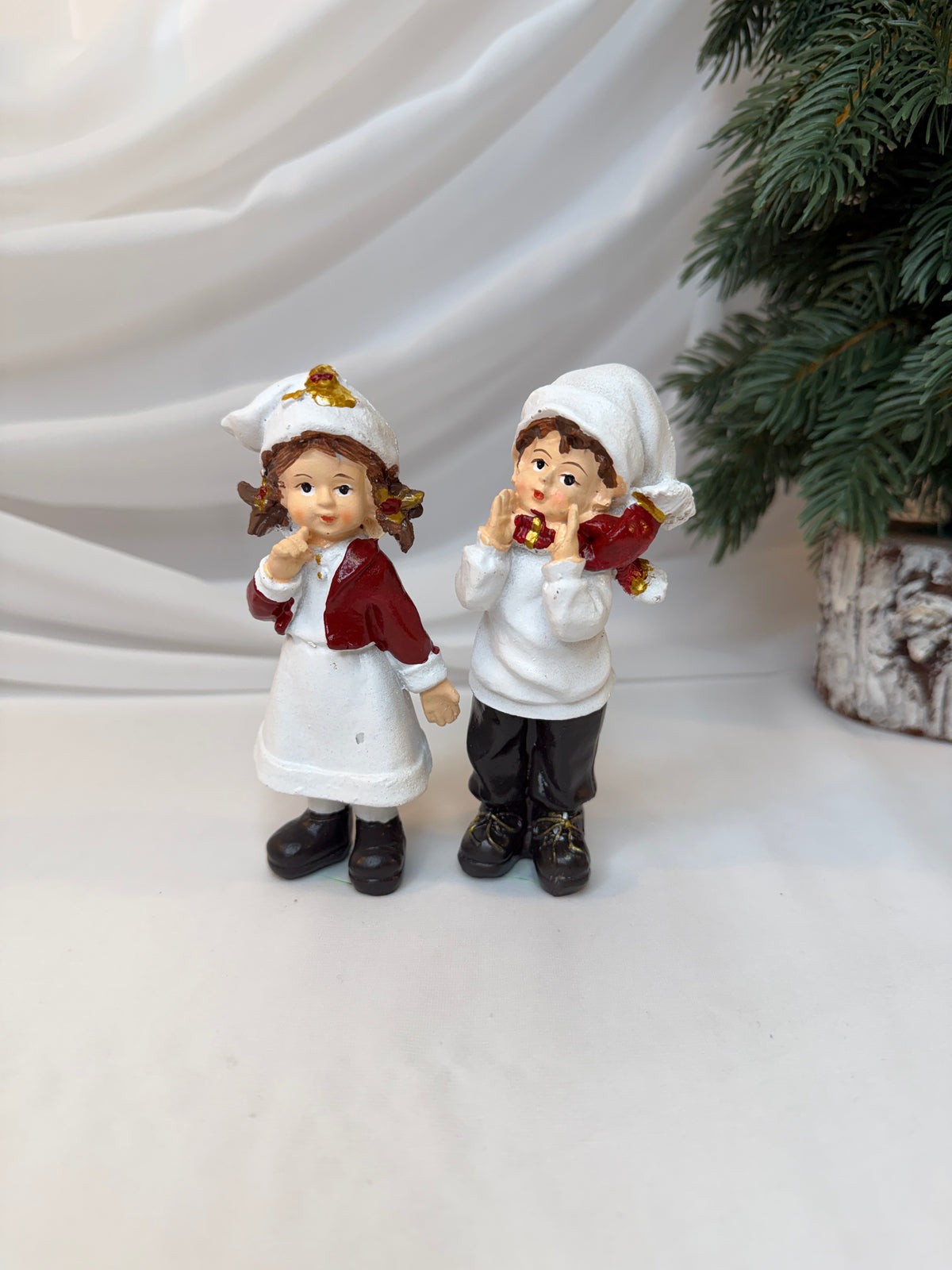 Copii Decorativi de Crăciun din Rășină, Alb-Roșu, 13 cm – Set 2 Bucăți