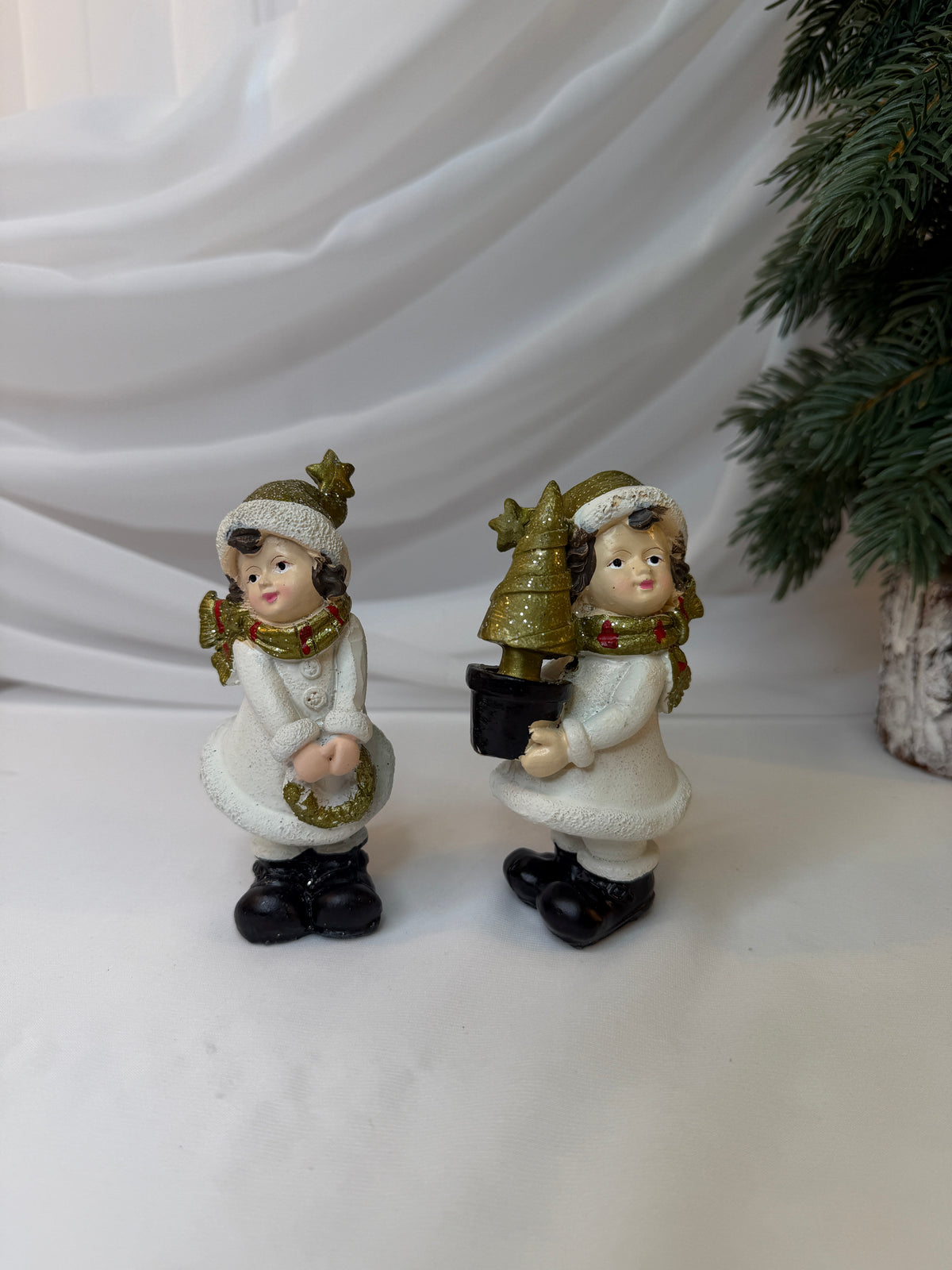 Copii Decorativi de Crăciun din Rășină, Bej-Auriu, 11,5 cm – Set 2 Bucăți