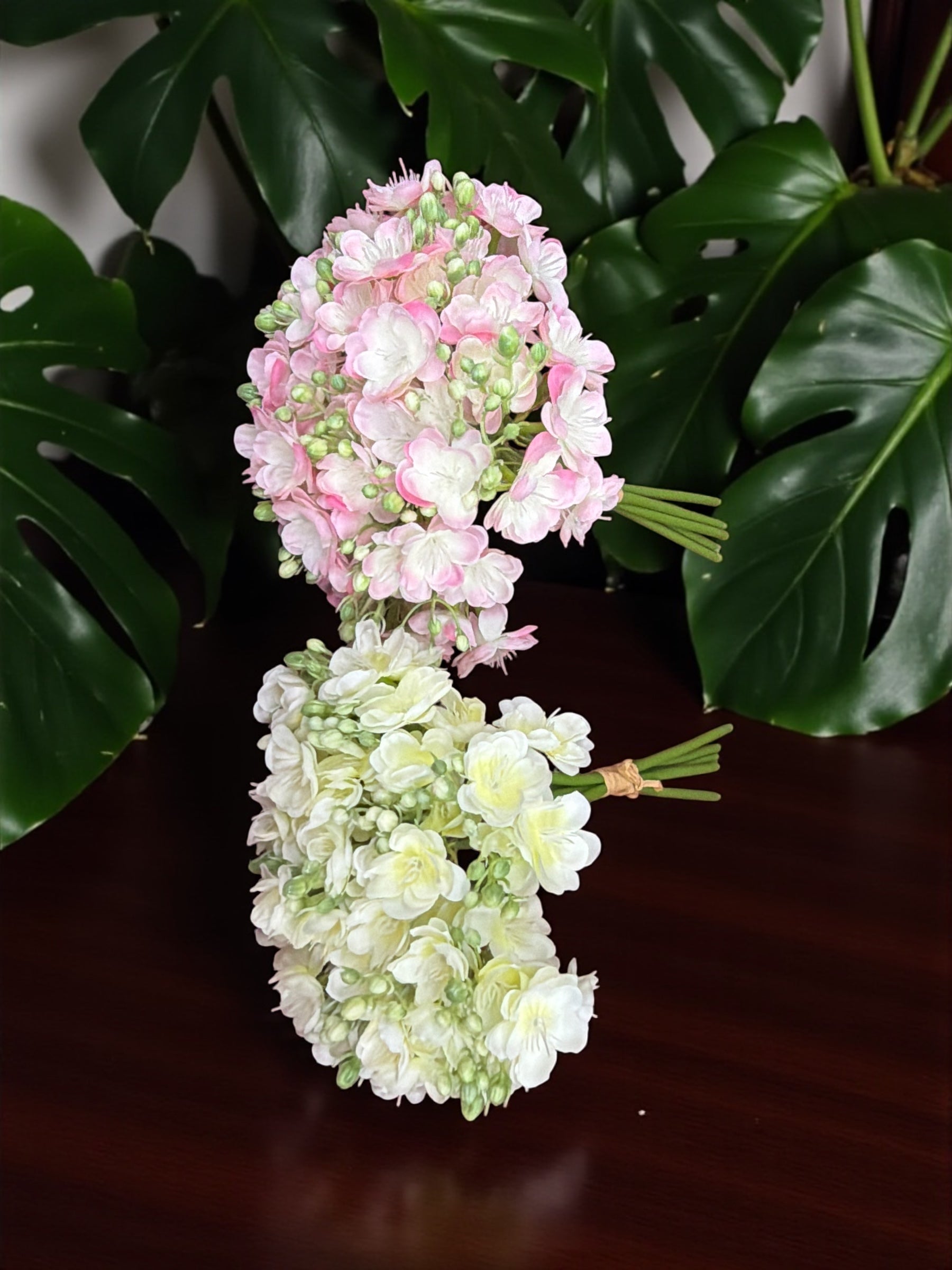 Buchet Crengi Flori de Cires Legat