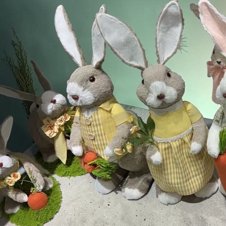 Iepuri Decorativi Paste Cu Haine Galbene 60cm