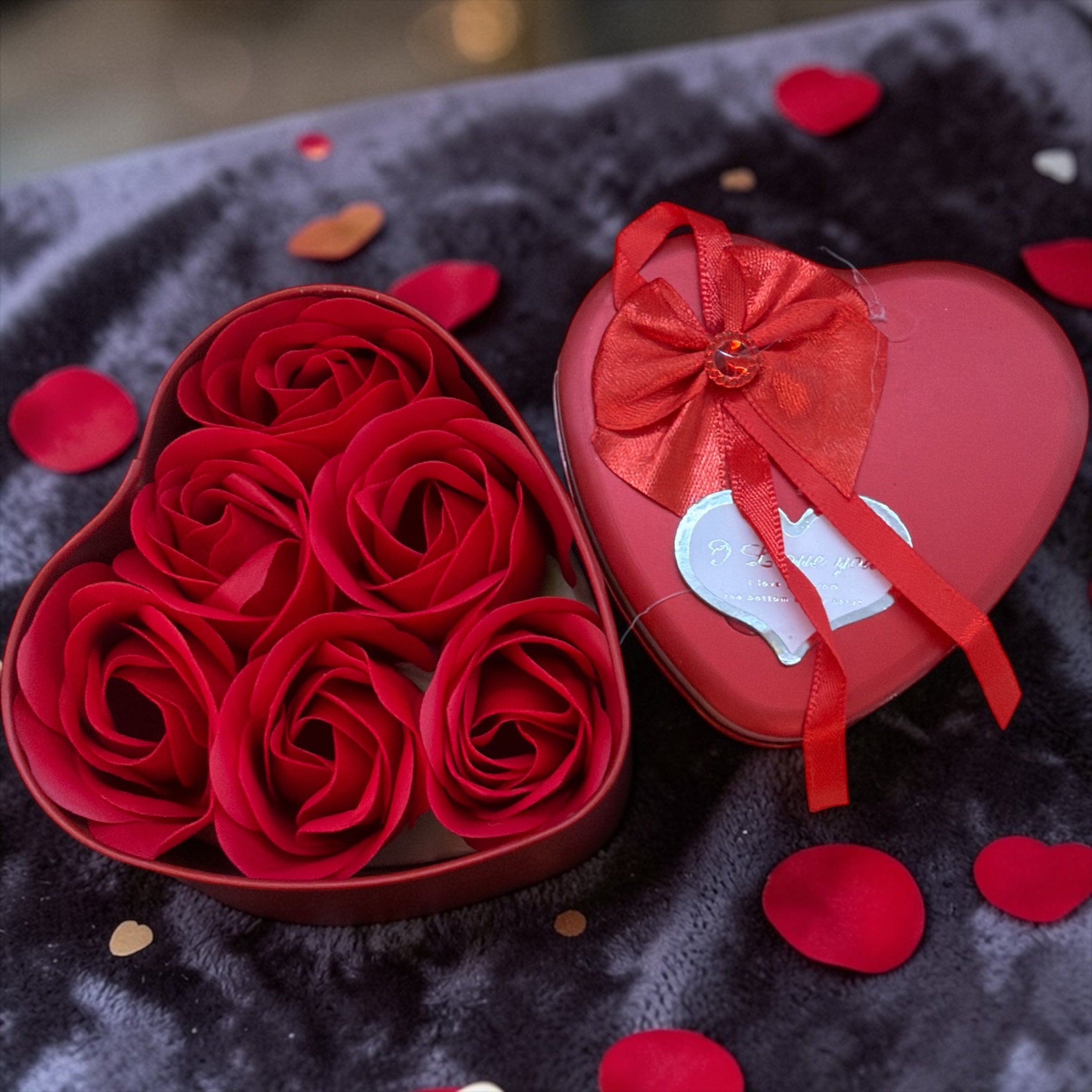 Trandafiri Sapun In Cutie Metal Inima