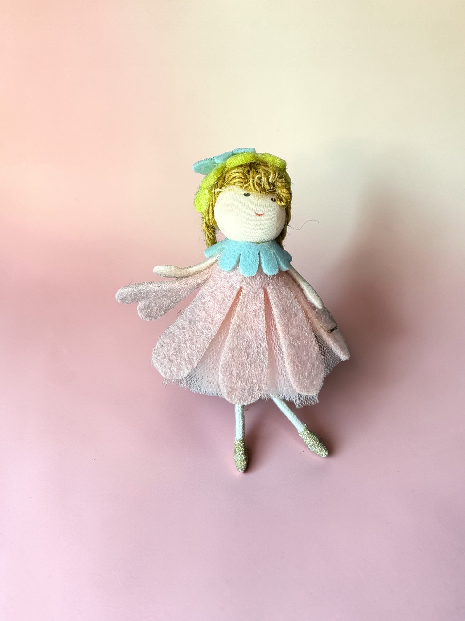 Decoratiune Paste Fetita Fusta Floare